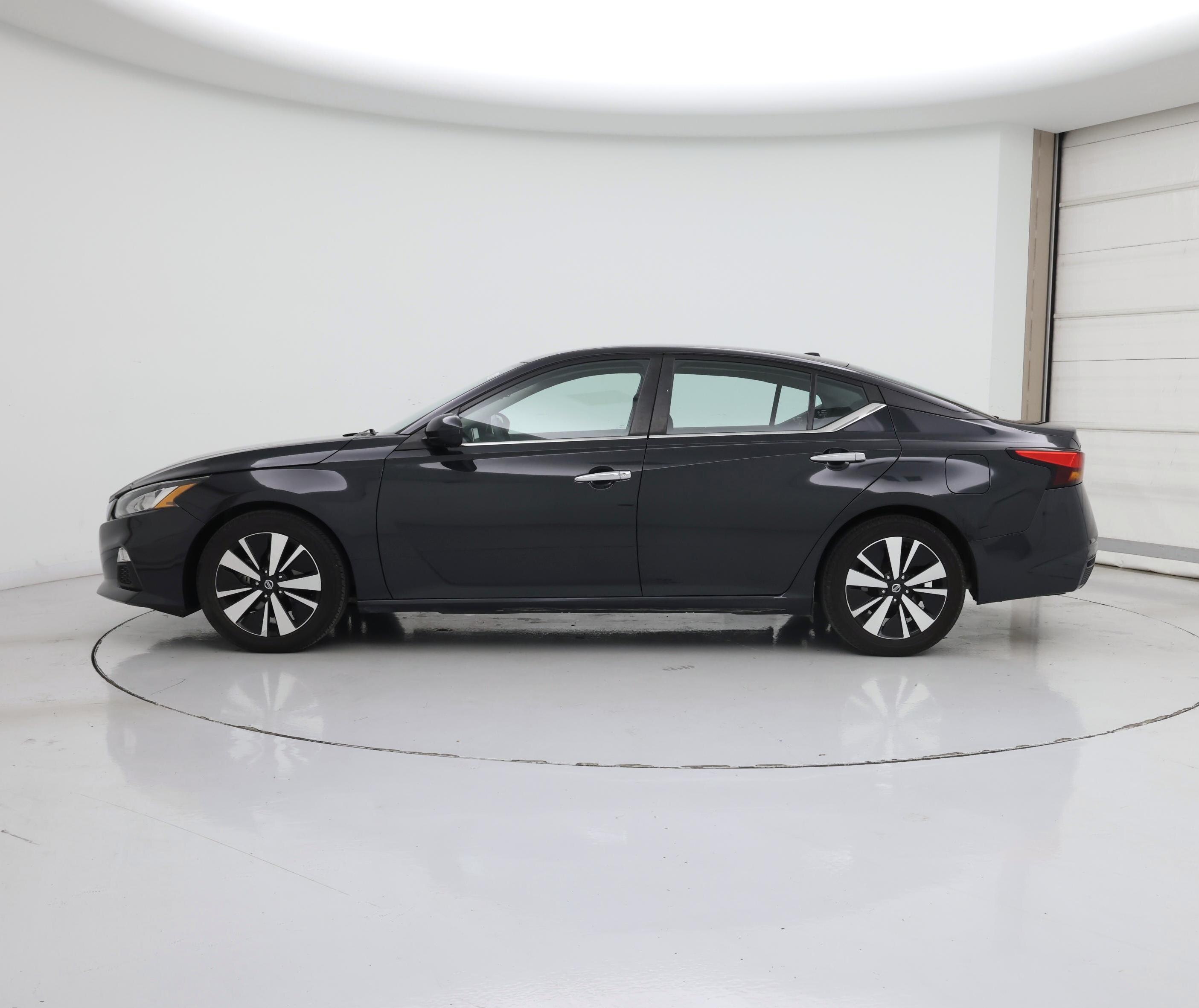 Thumbnail: 2022 Nissan Altima - 3