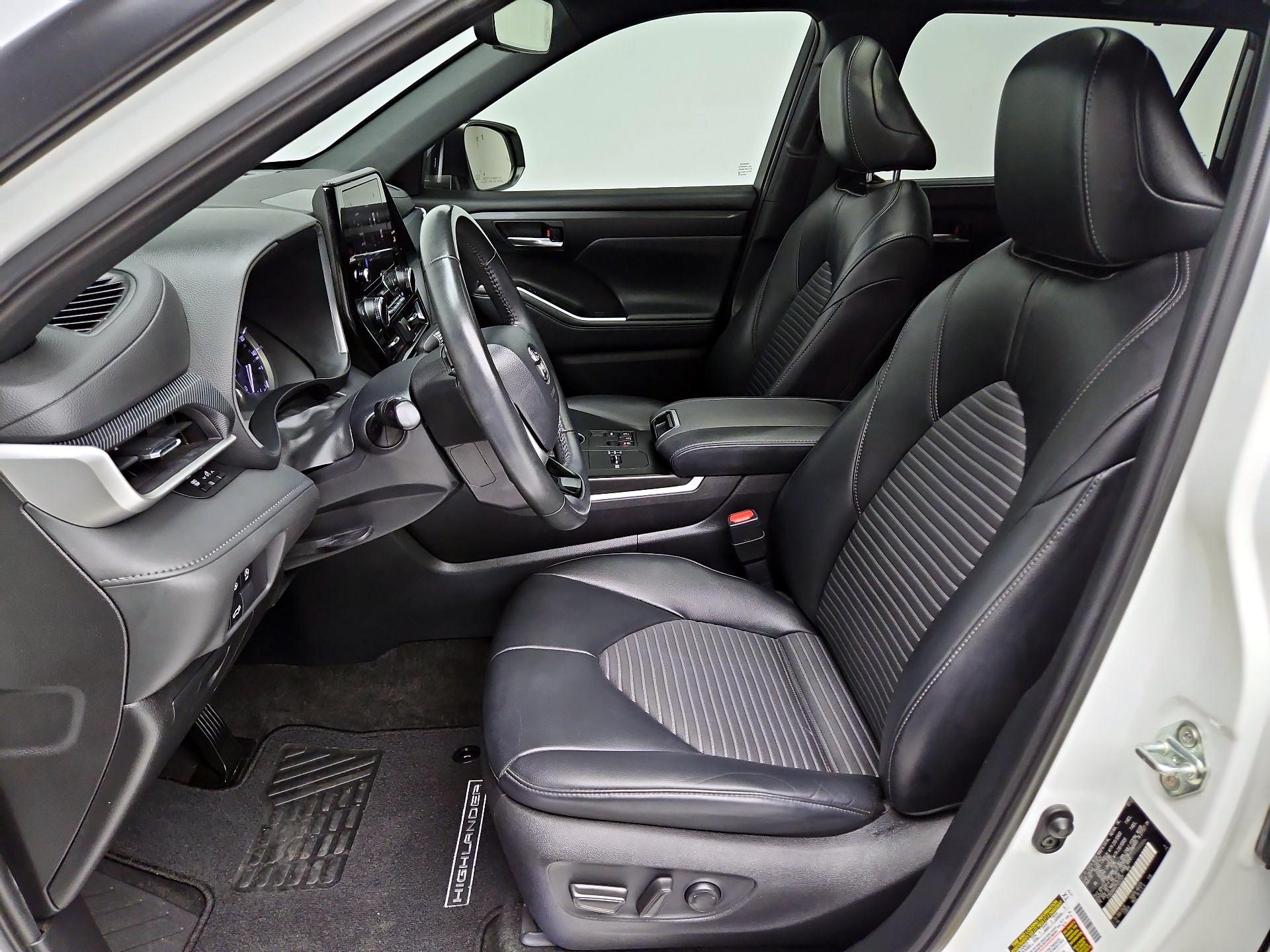 Thumbnail: 2023 Toyota Highlander - 11