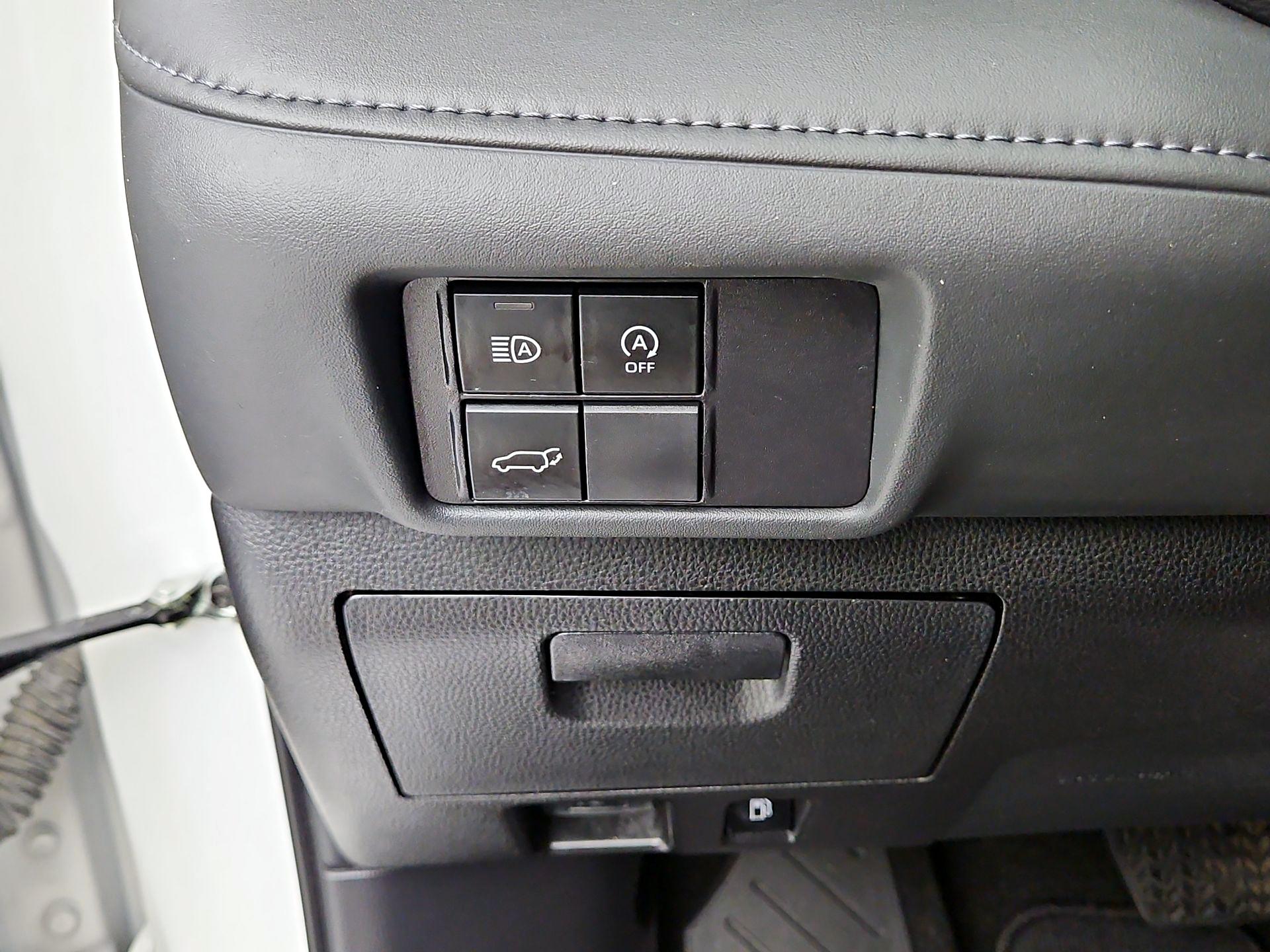 Thumbnail: 2023 Toyota Highlander - 13