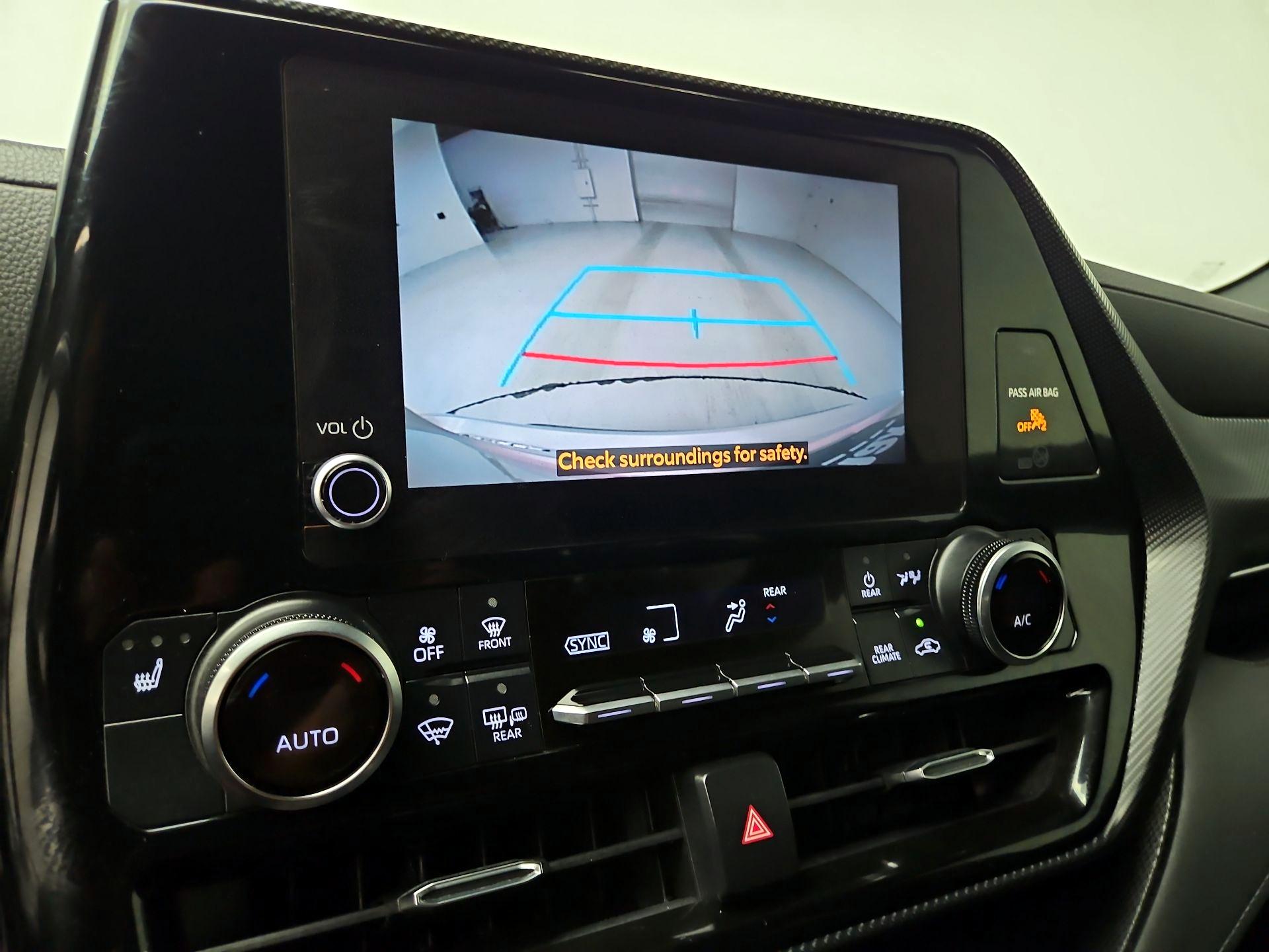 Thumbnail: 2023 Toyota Highlander - 14