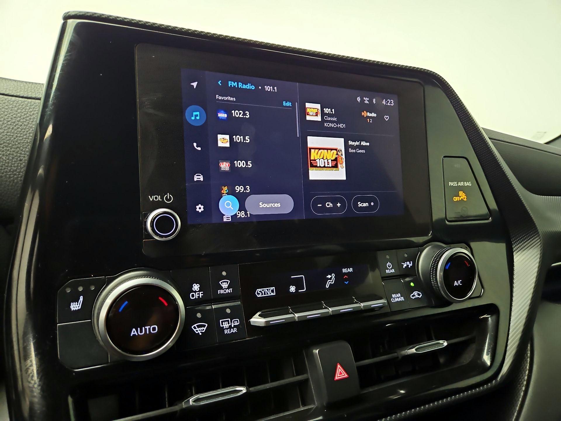 Thumbnail: 2023 Toyota Highlander - 15