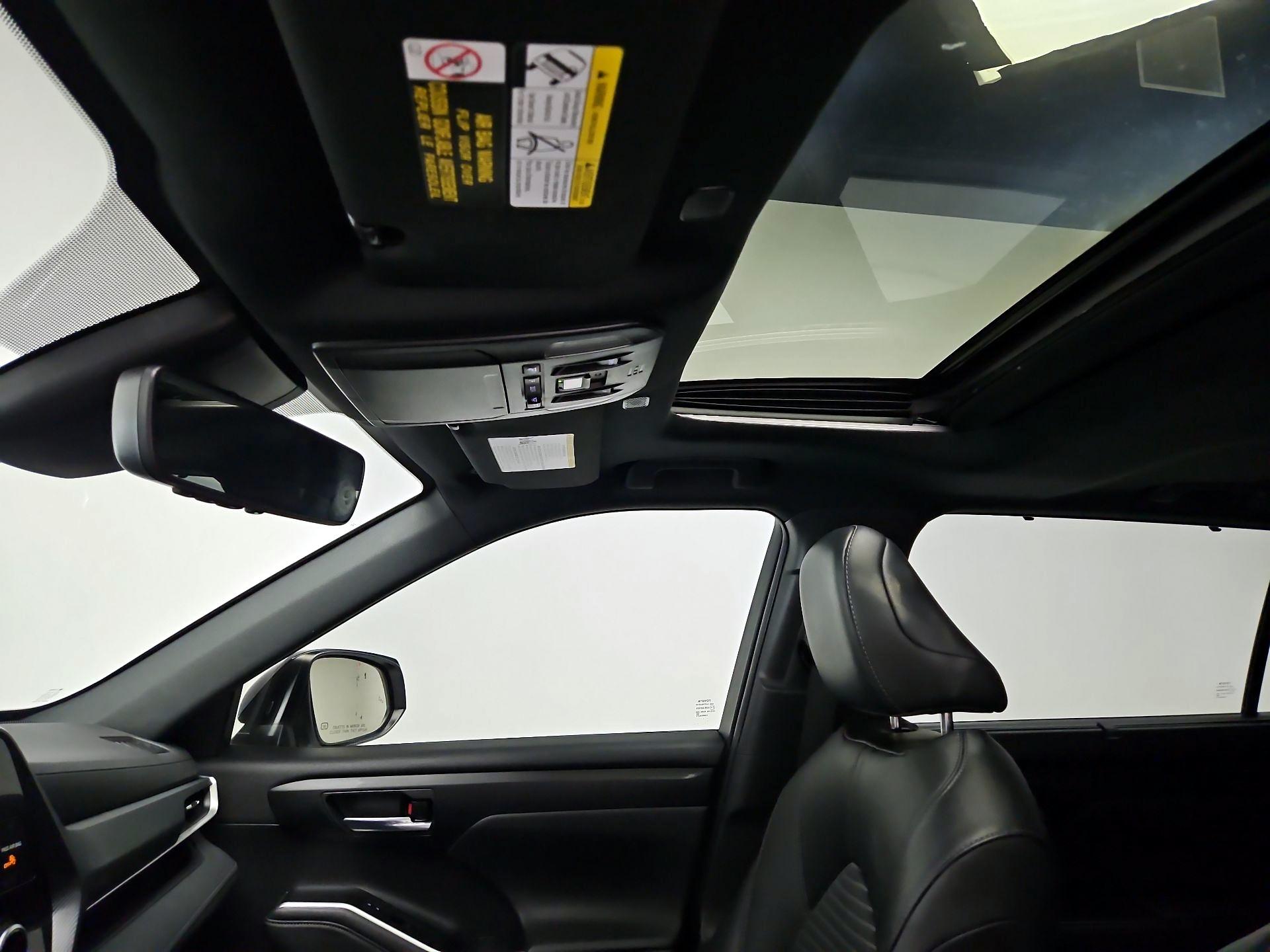 Thumbnail: 2023 Toyota Highlander - 19