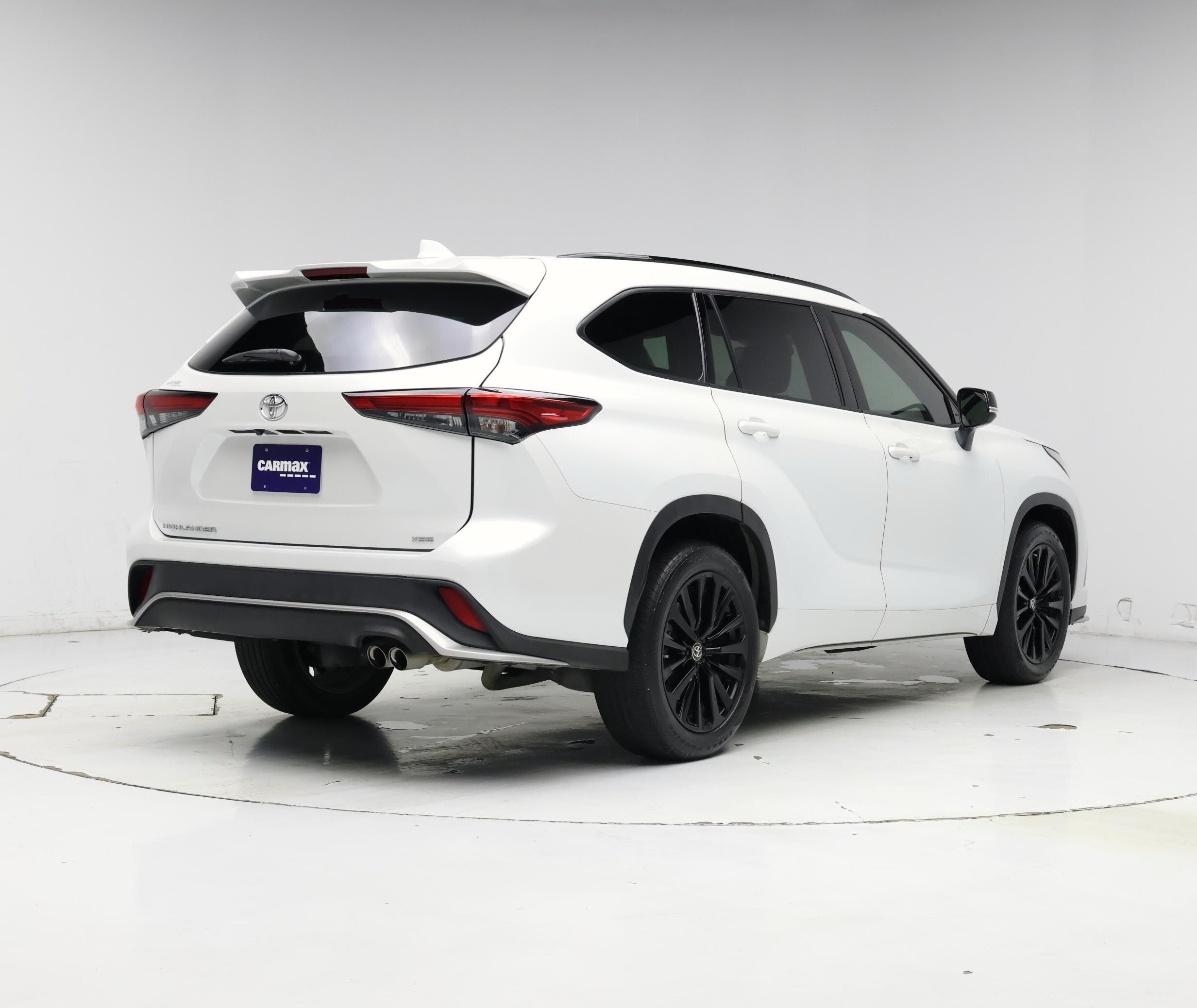 Thumbnail: 2023 Toyota Highlander - 8