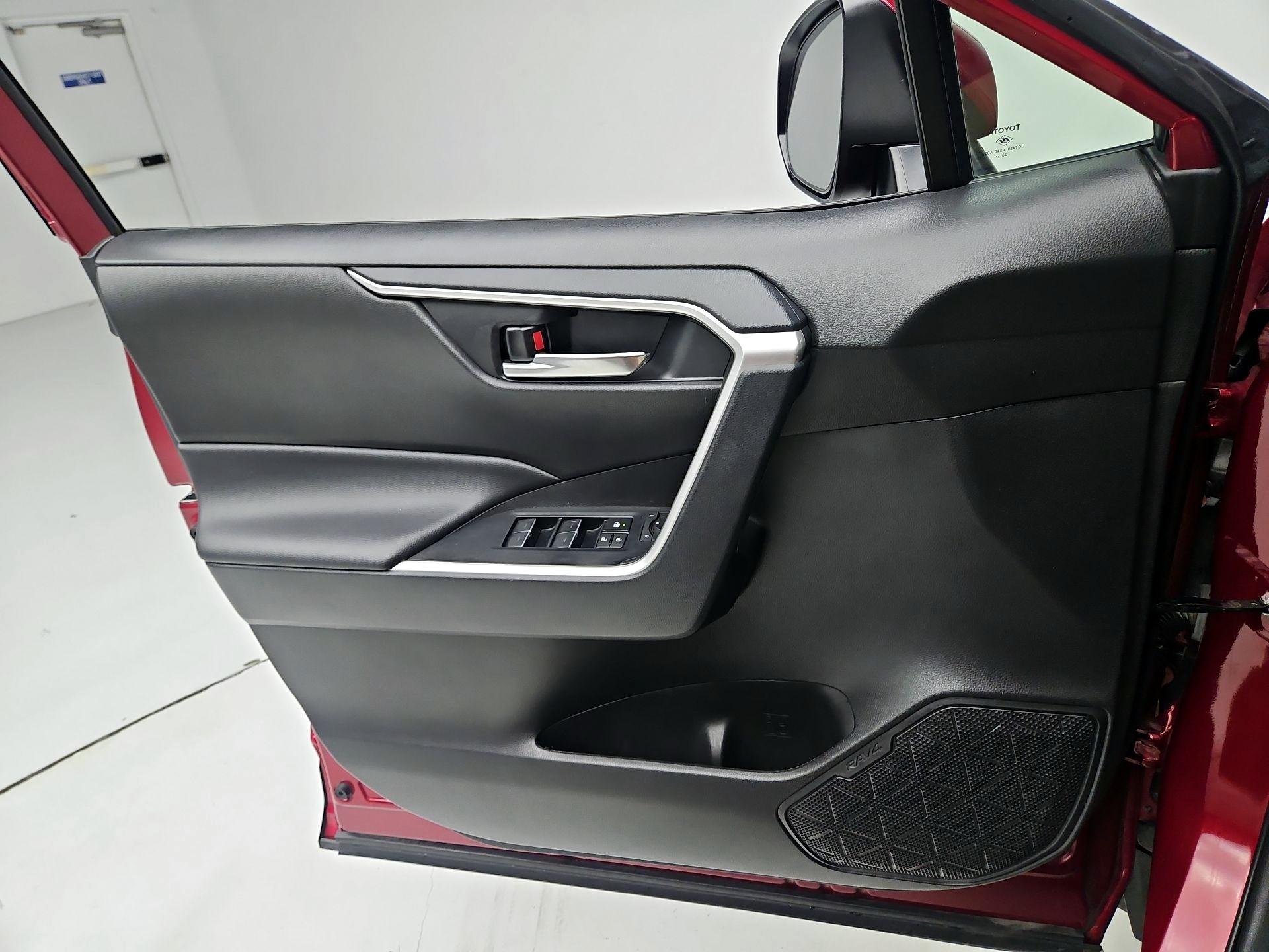 Thumbnail: 2024 Toyota RAV4 - 12