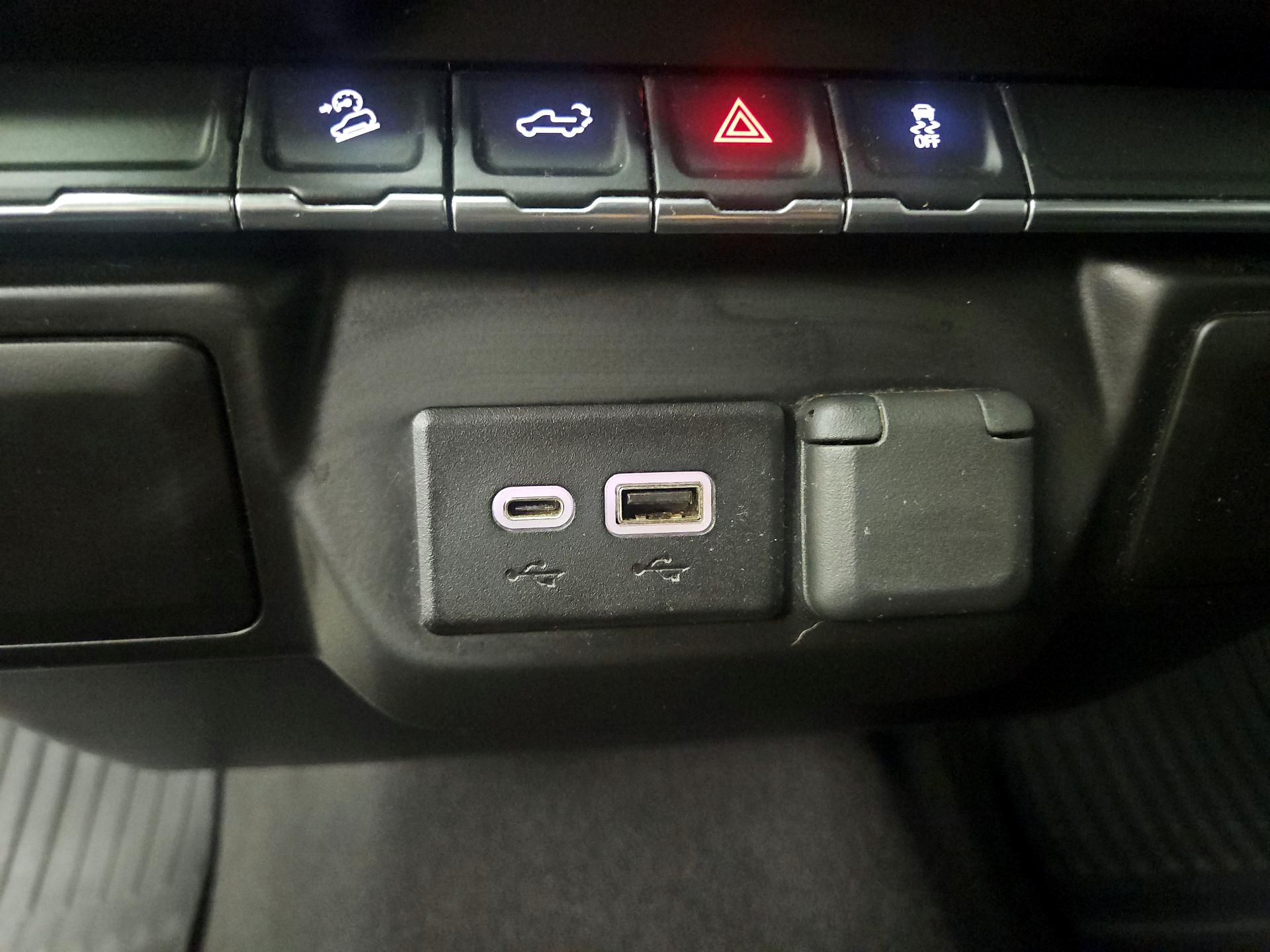 Thumbnail: 2021 Chevrolet Silverado 1500 - 18