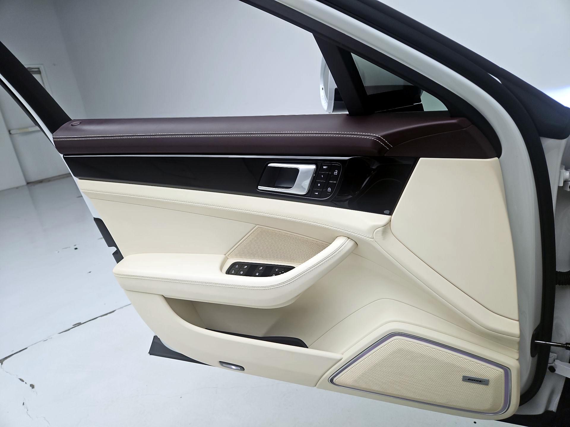 Thumbnail: 2020 Porsche Panamera - 12