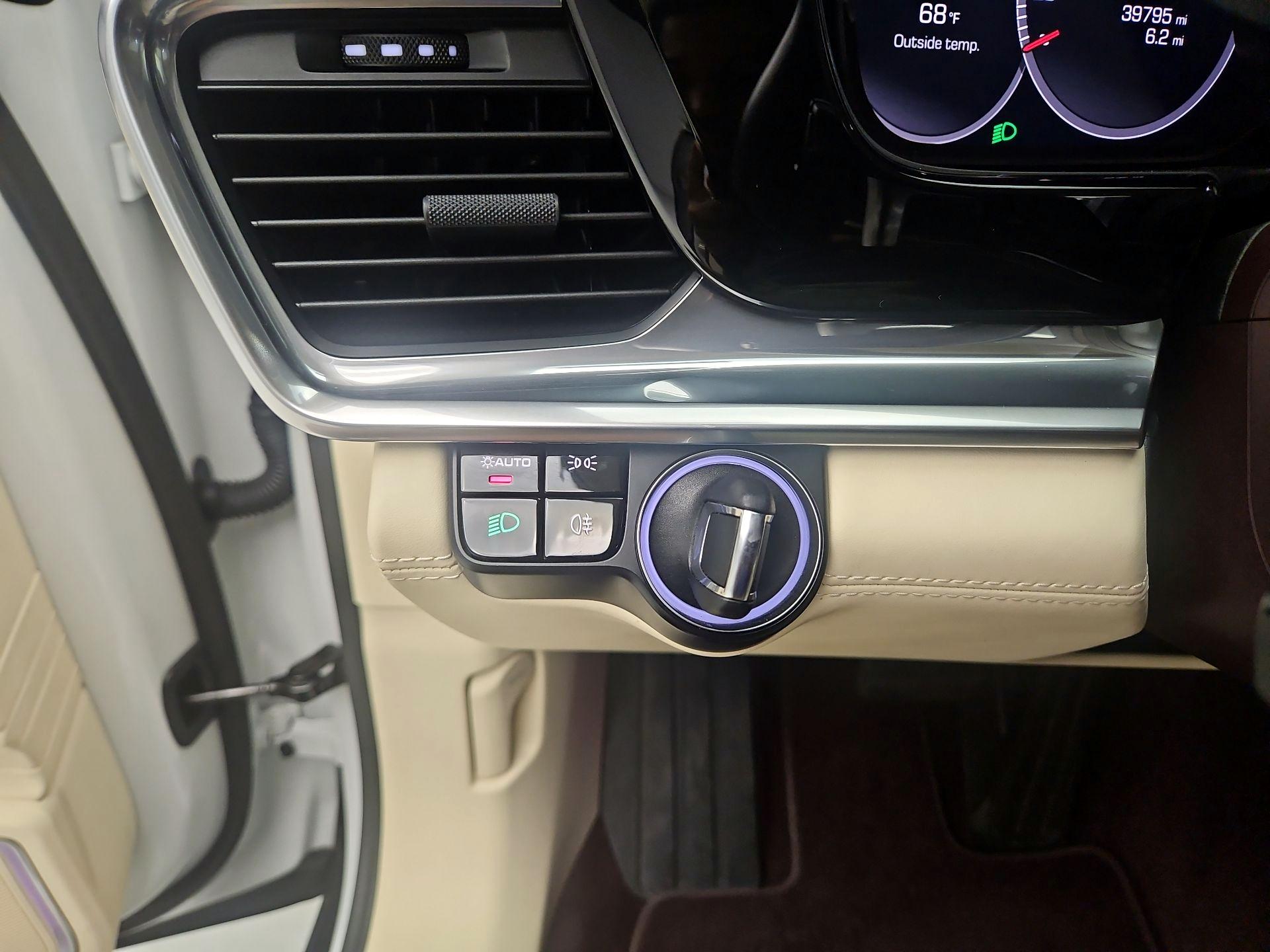 Thumbnail: 2020 Porsche Panamera - 13