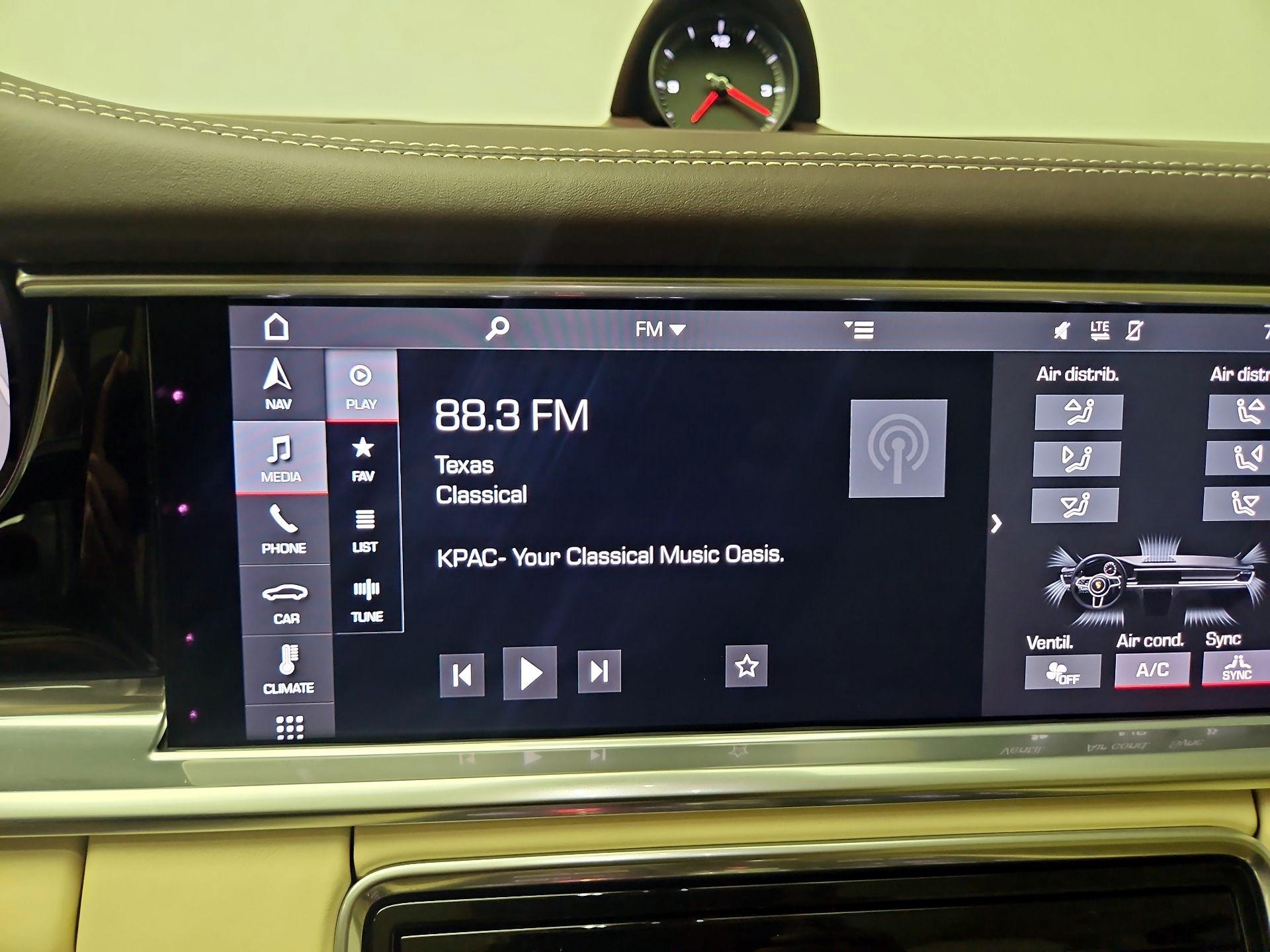 Thumbnail: 2020 Porsche Panamera - 16