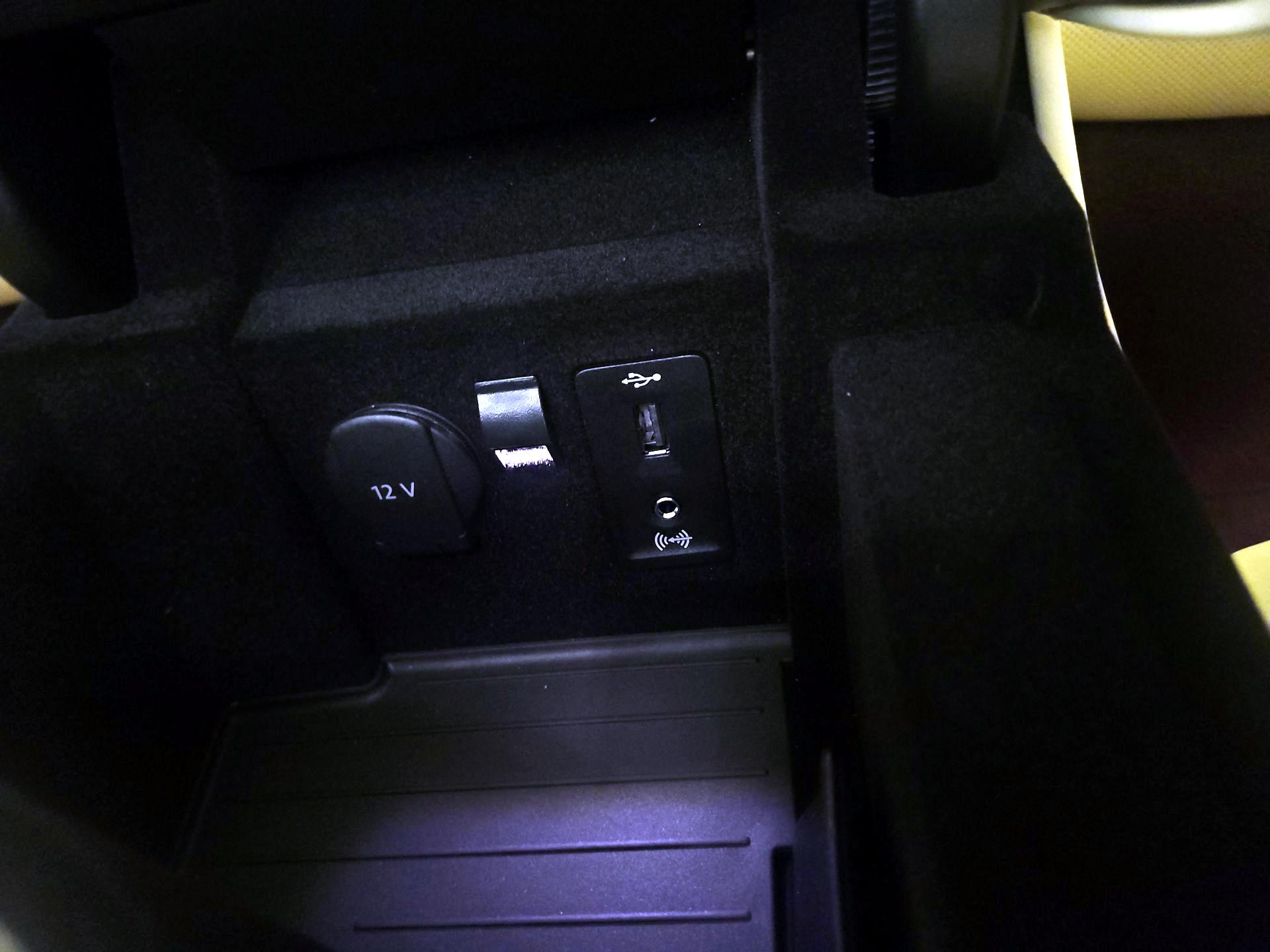 Thumbnail: 2020 Porsche Panamera - 19