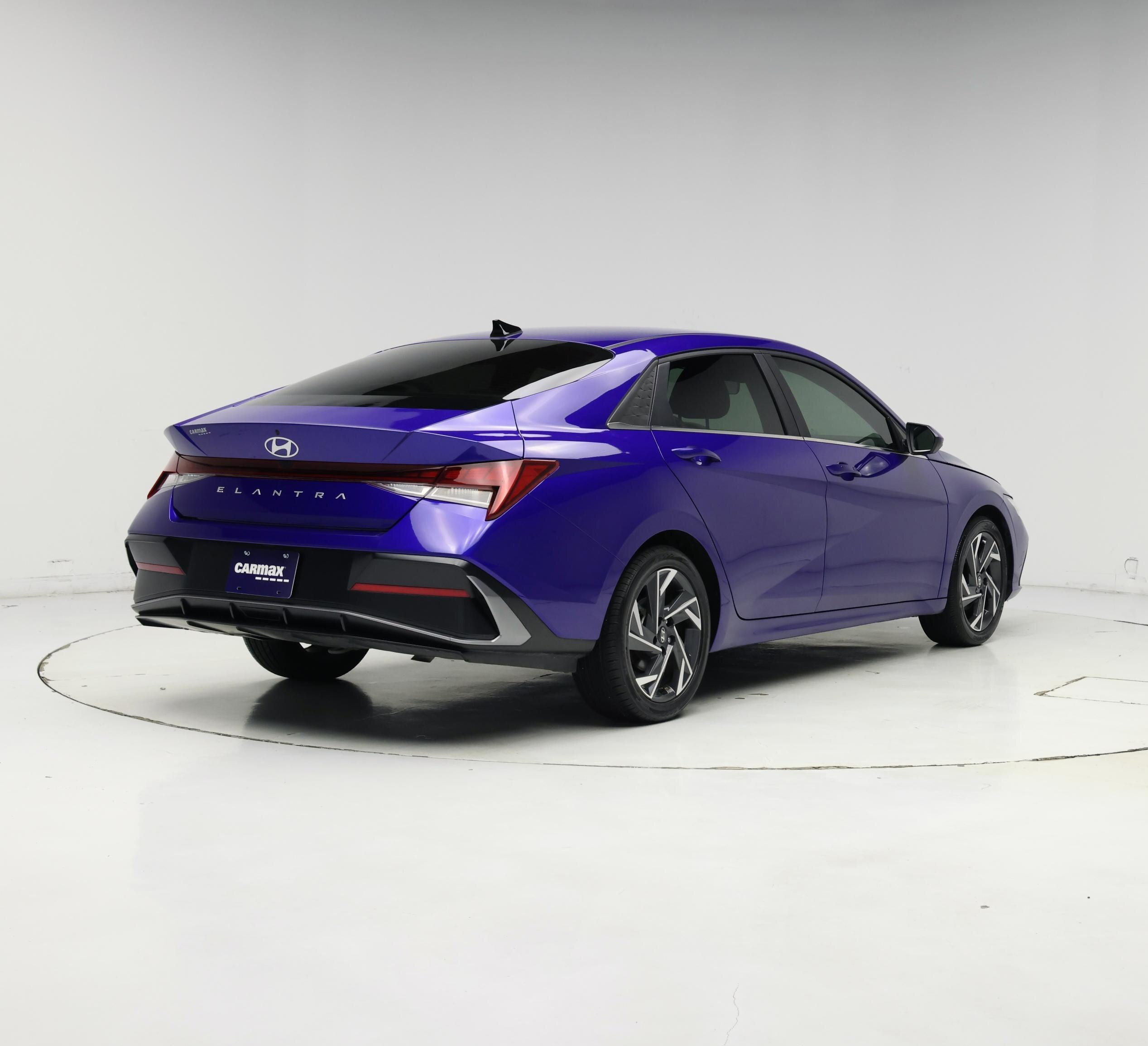 Thumbnail: 2024 Hyundai Elantra - 8