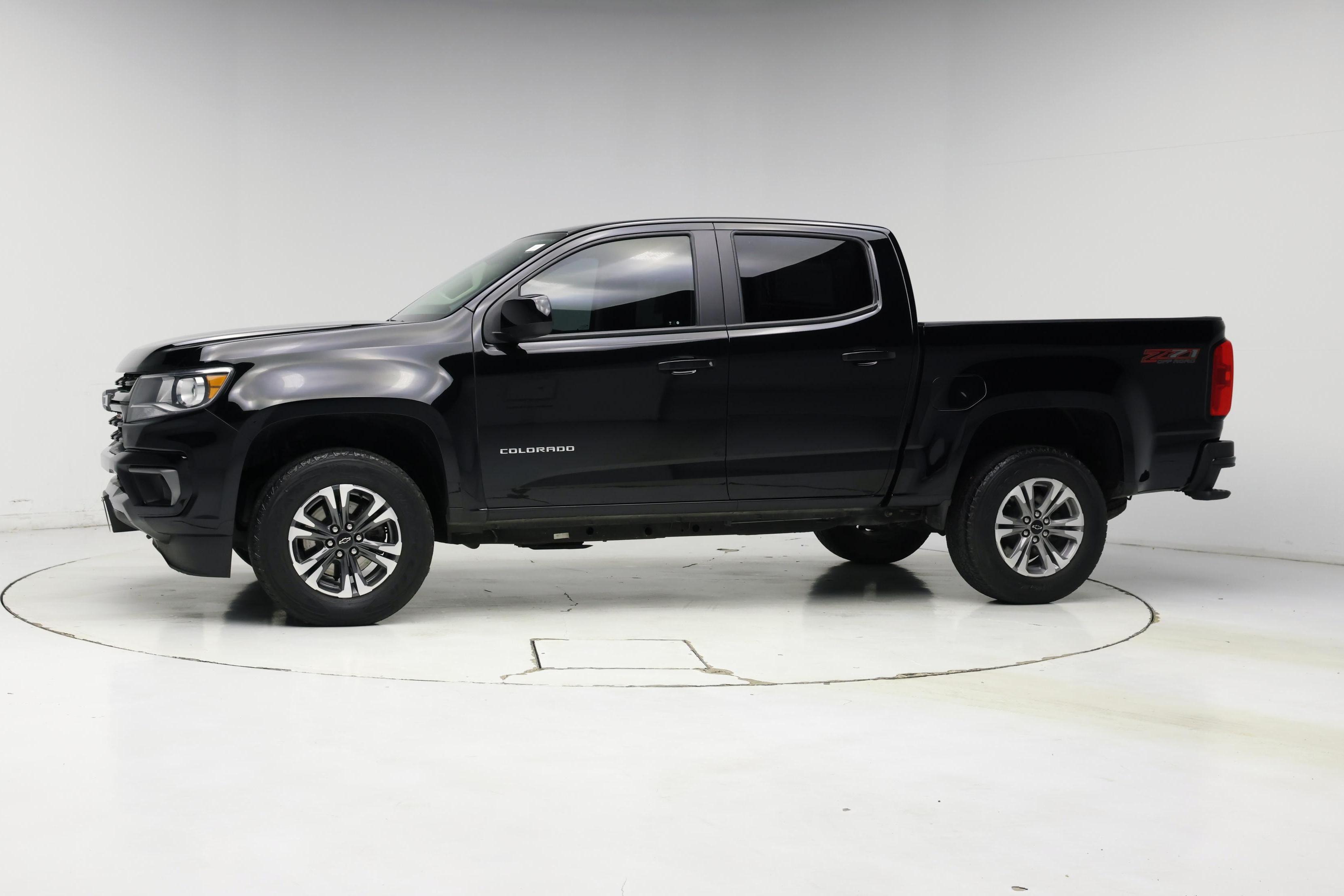 Thumbnail: 2022 Chevrolet Colorado - 3