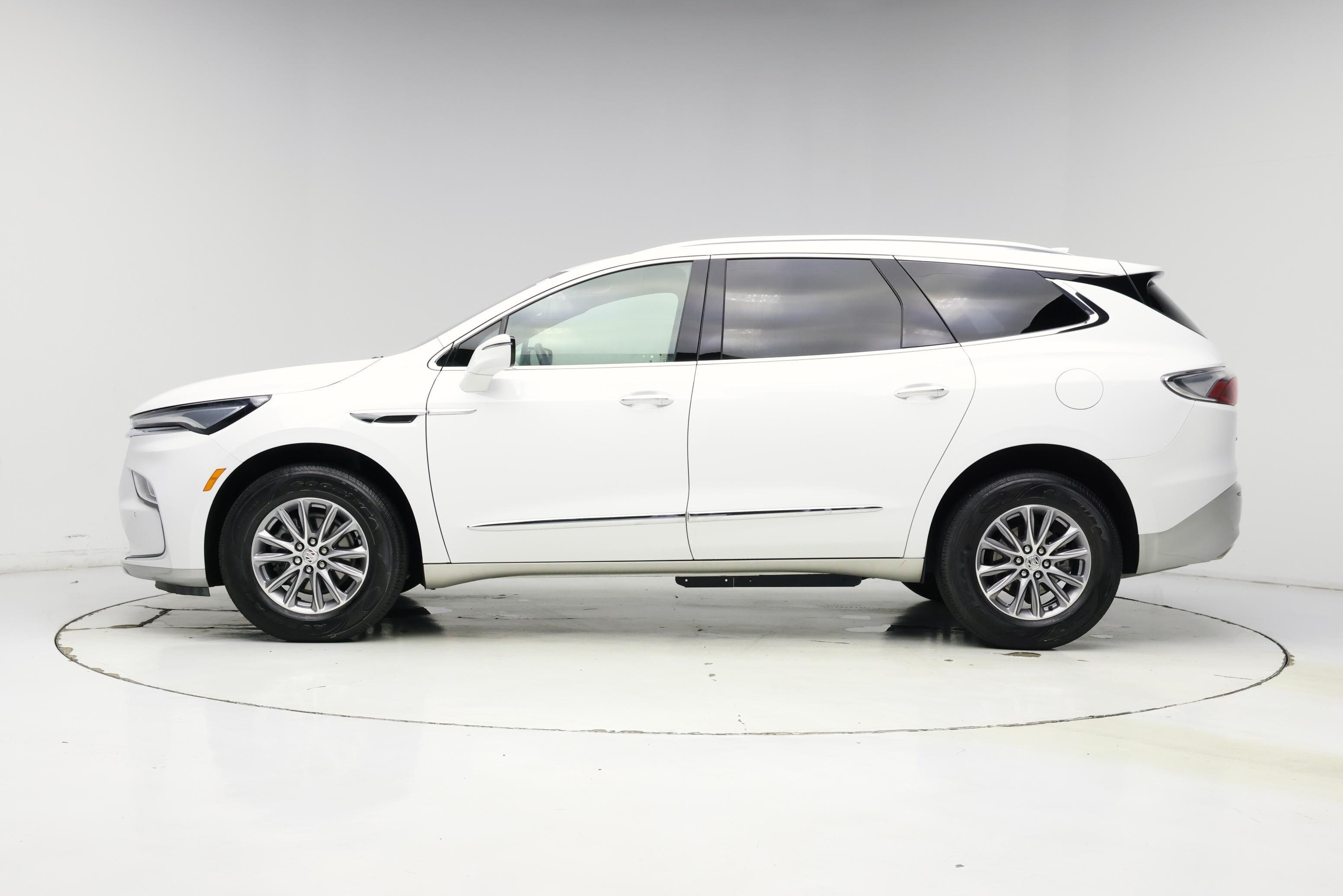 Thumbnail: 2023 Buick Enclave - 3