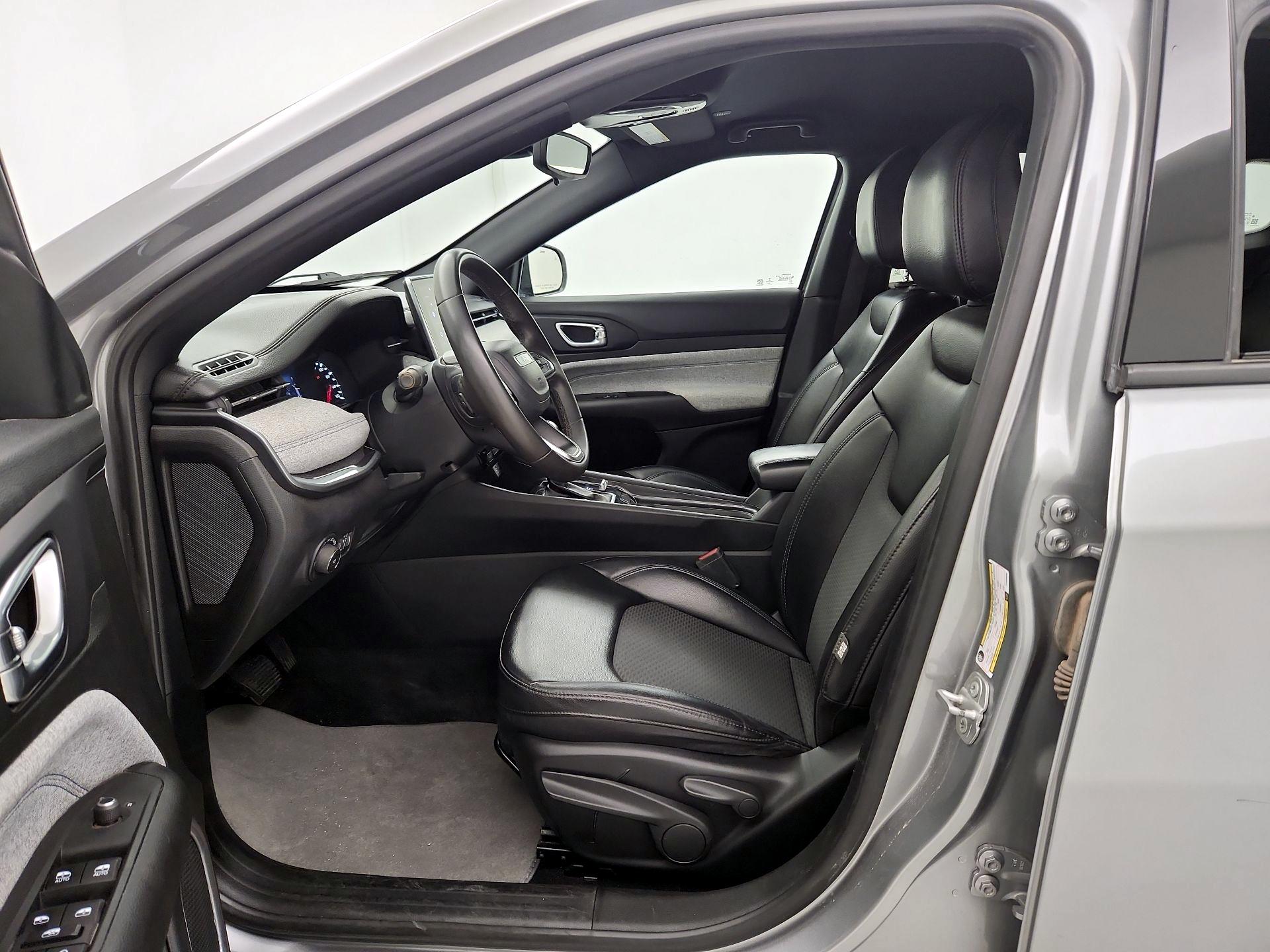 Thumbnail: 2023 Jeep Compass - 11