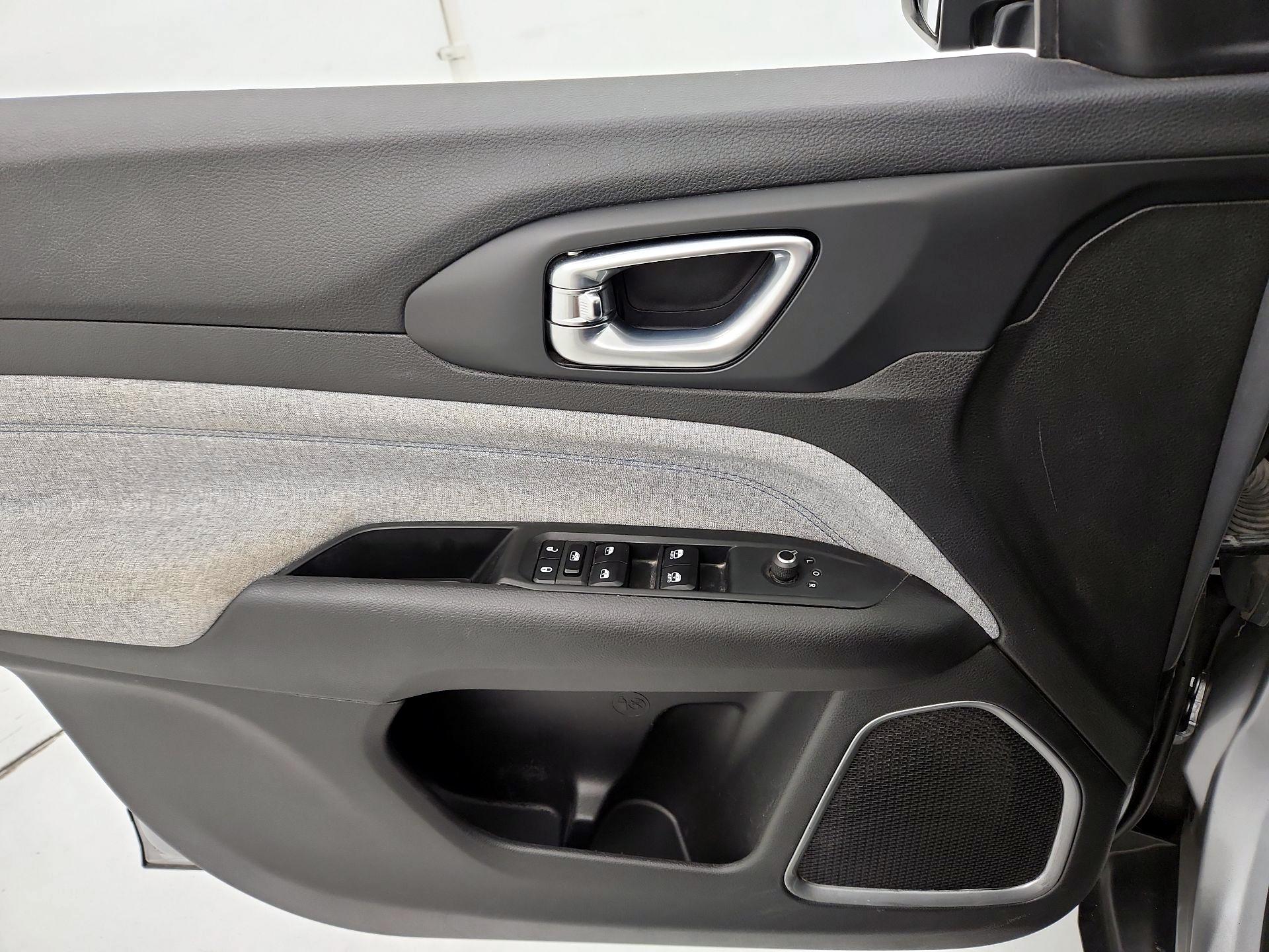 Thumbnail: 2023 Jeep Compass - 12