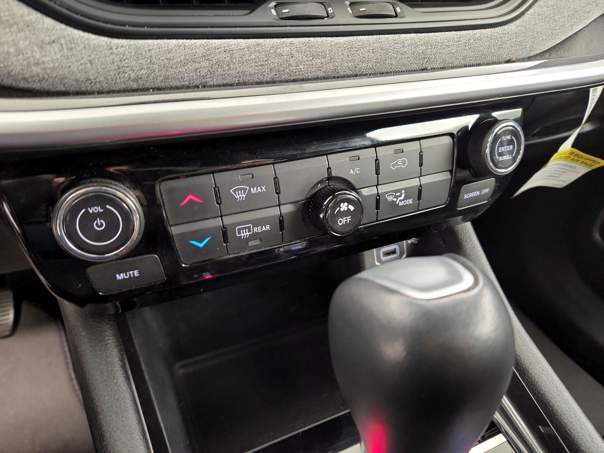 Thumbnail: 2023 Jeep Compass - 16