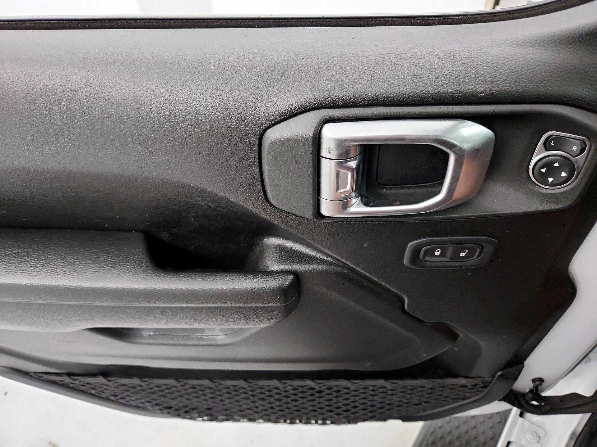 Thumbnail: 2022 Jeep Gladiator - 12