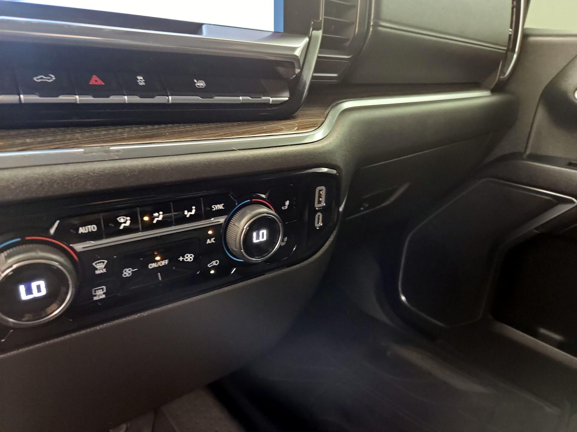 Thumbnail: 2024 Chevrolet Silverado 1500 - 18