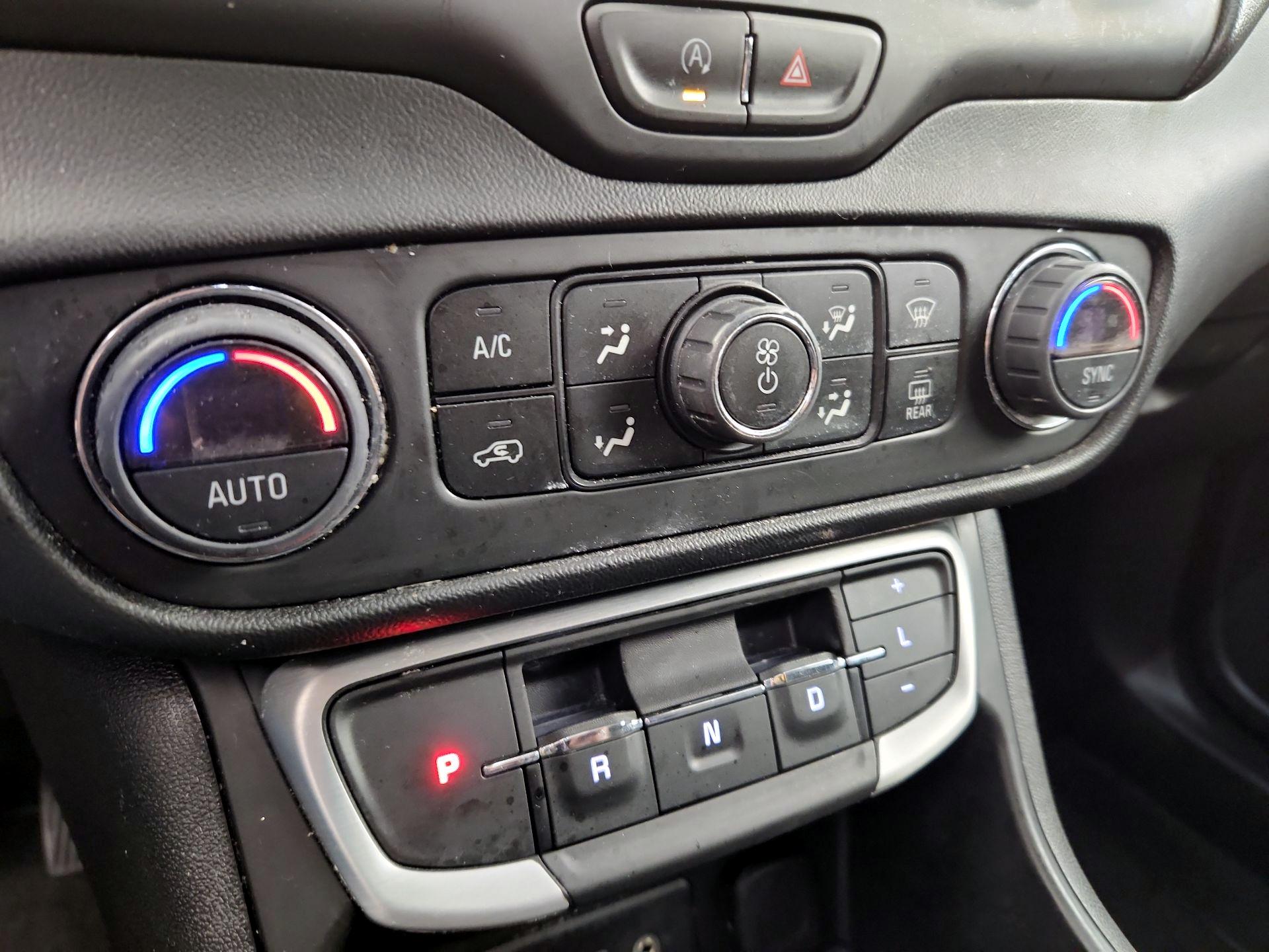 Thumbnail: 2022 GMC Terrain - 16