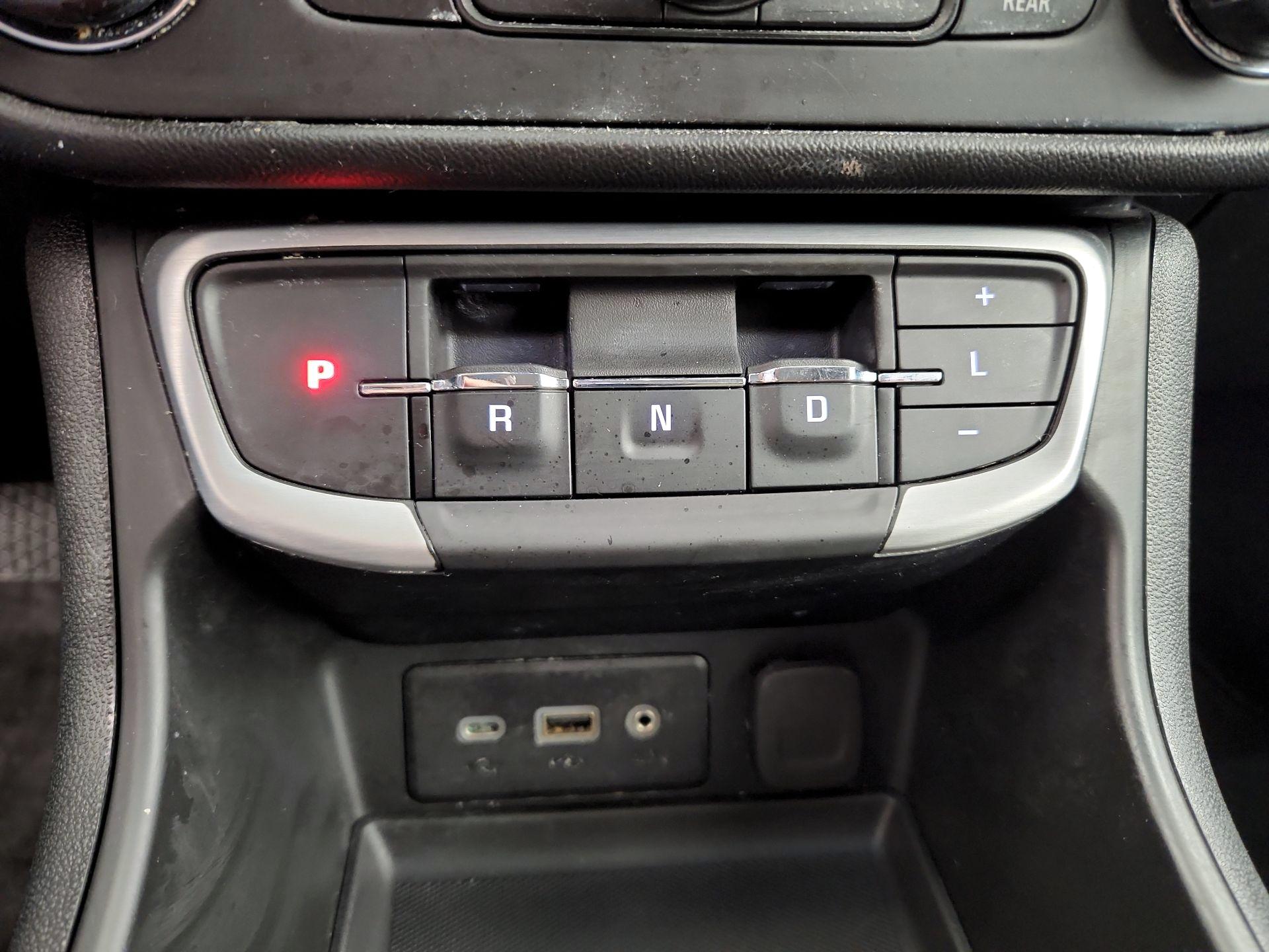 Thumbnail: 2022 GMC Terrain - 17