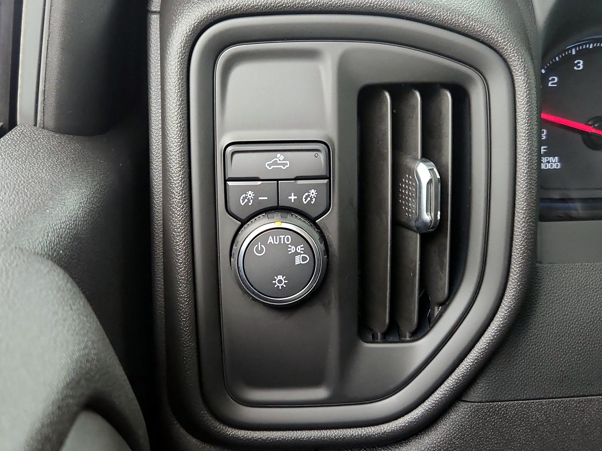 Thumbnail: 2023 Chevrolet Silverado 1500 - 13