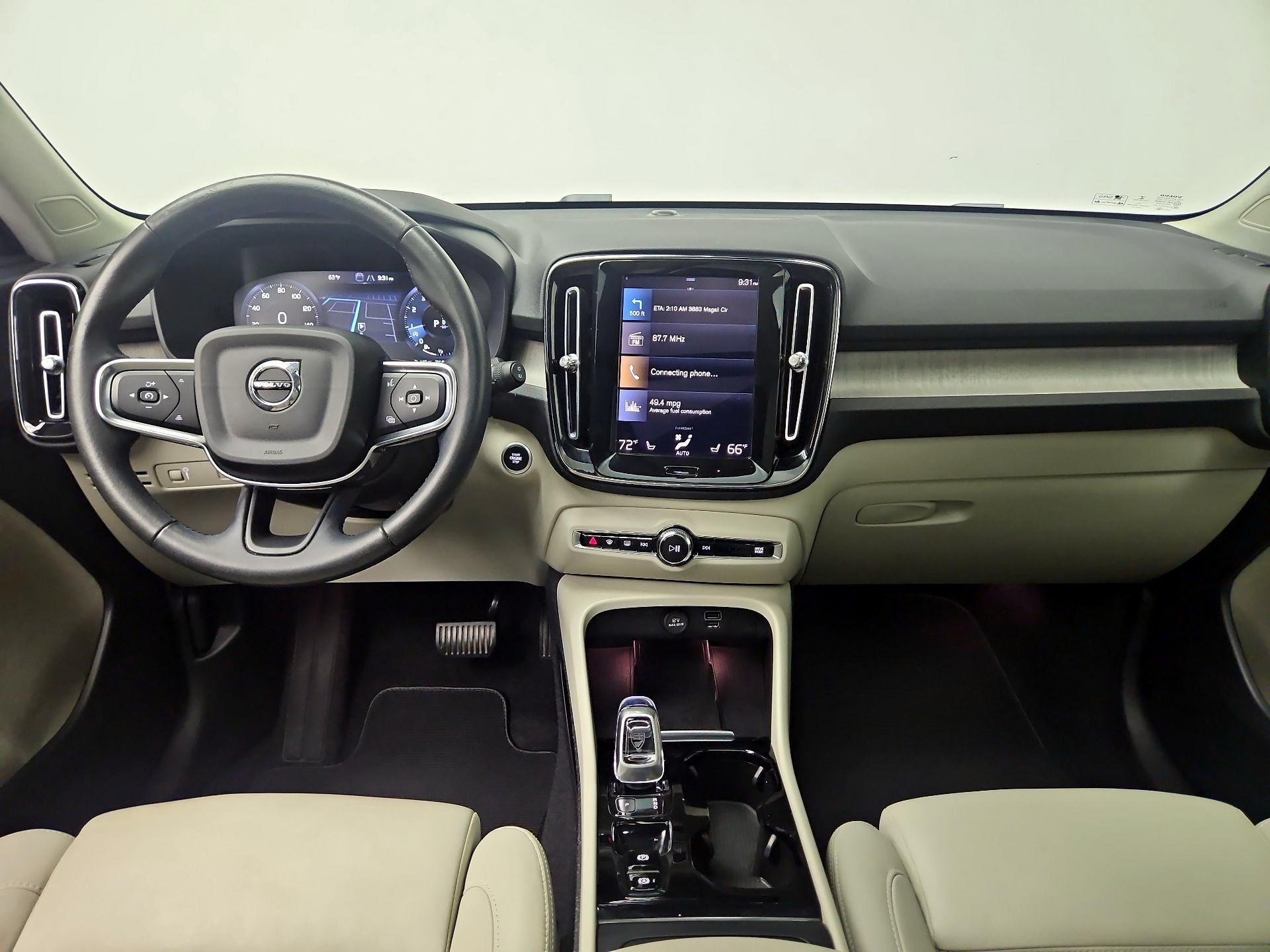 Thumbnail: 2021 Volvo XC40 - 9