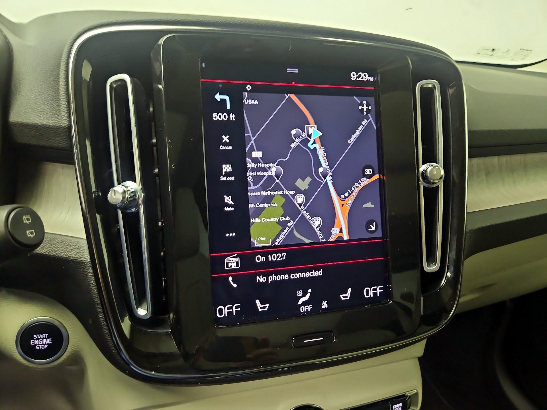 Thumbnail: 2021 Volvo XC40 - 14