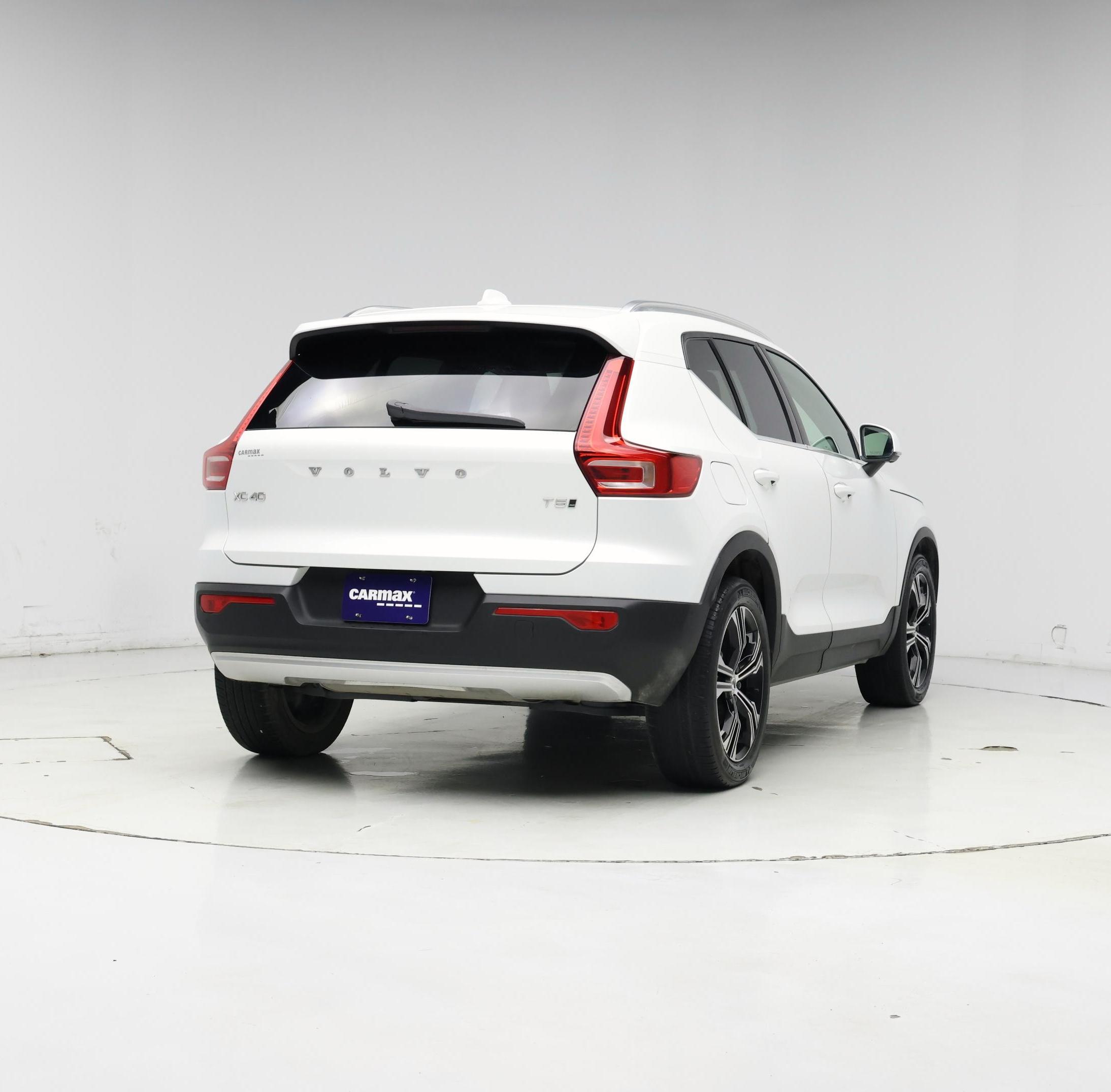 Thumbnail: 2021 Volvo XC40 - 8