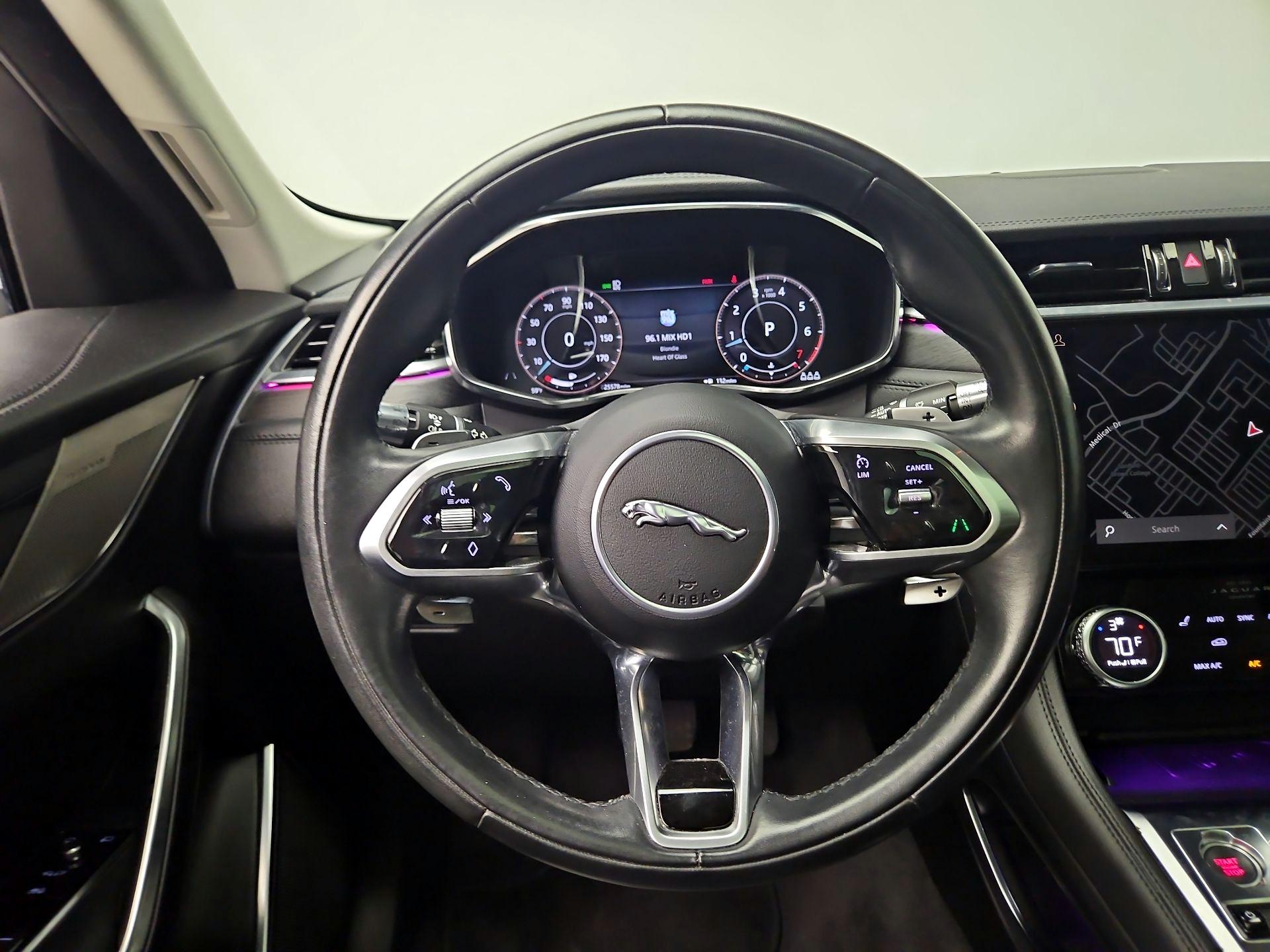 Thumbnail: 2022 Jaguar F-Pace - 10