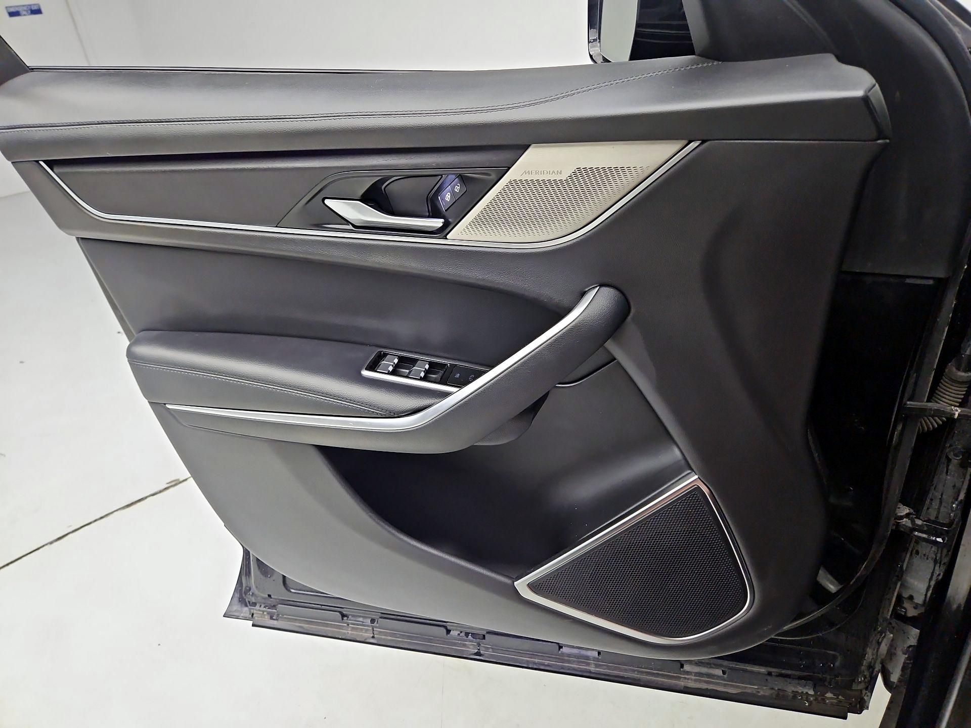 Thumbnail: 2022 Jaguar F-Pace - 12