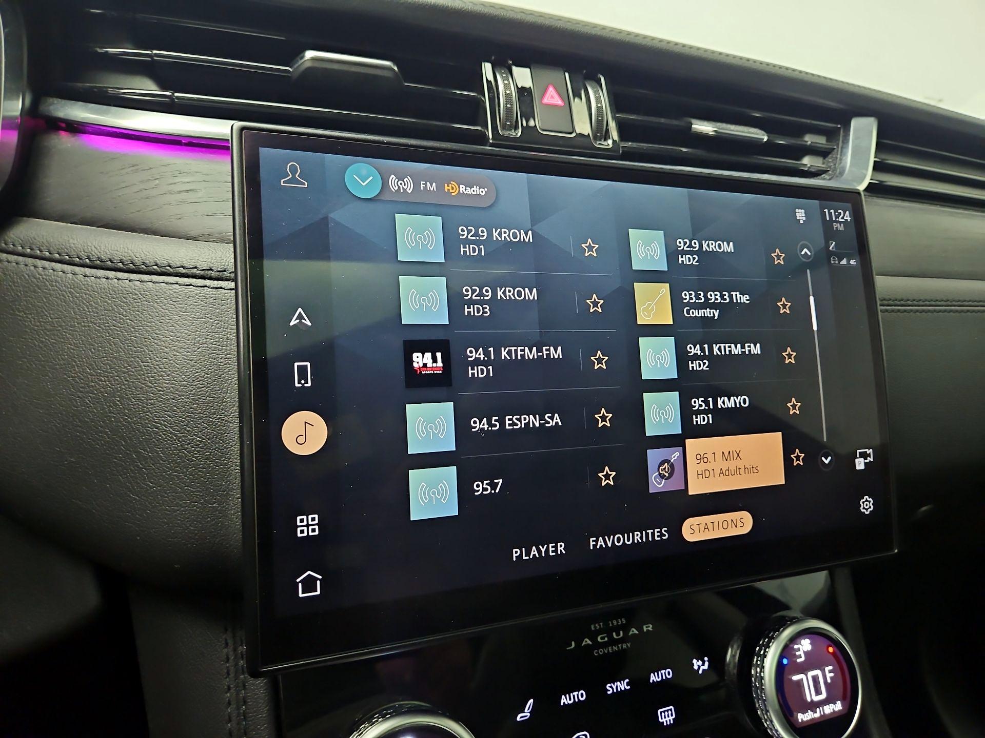 Thumbnail: 2022 Jaguar F-Pace - 16