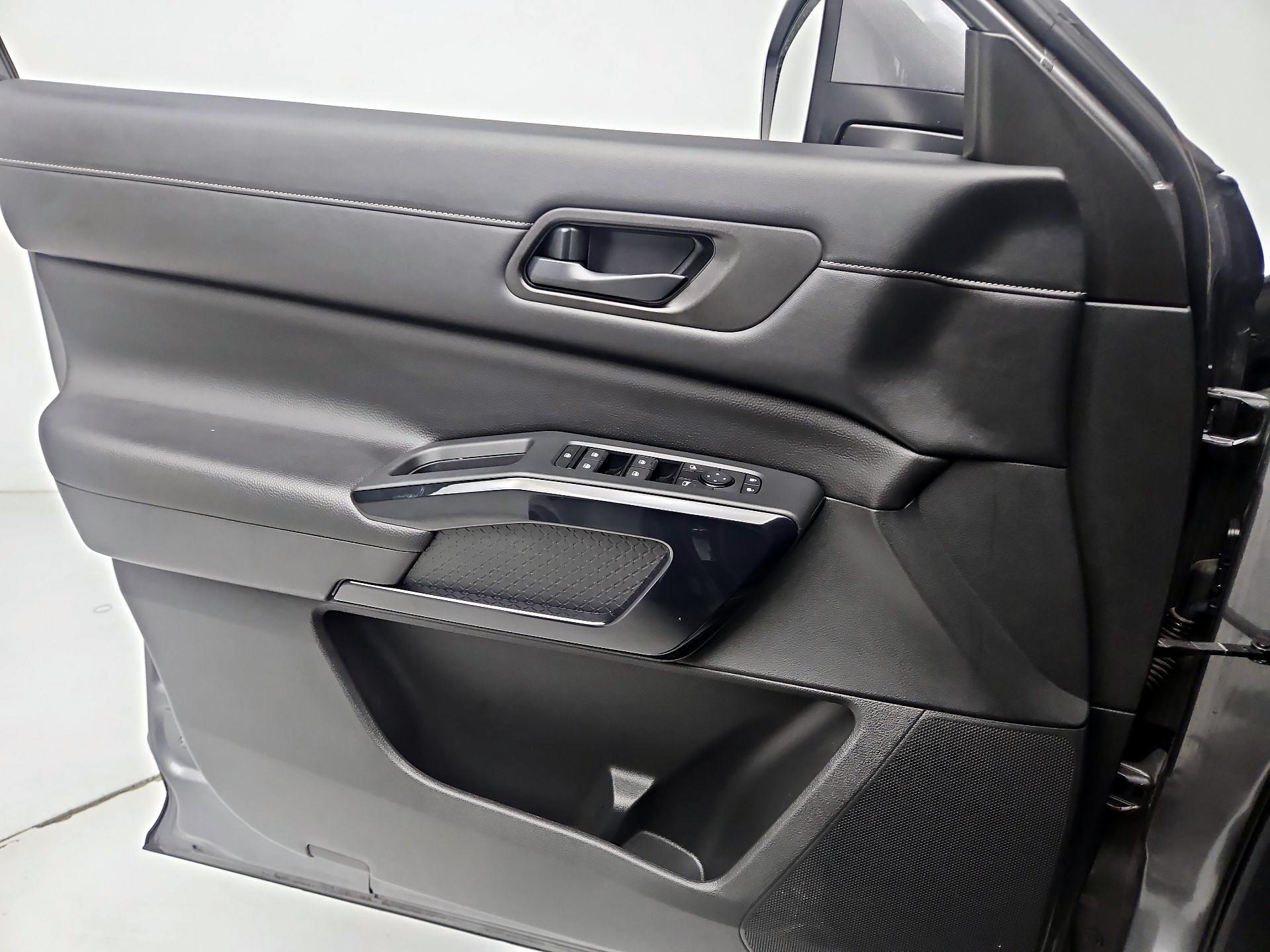 Thumbnail: 2024 Nissan Pathfinder - 12