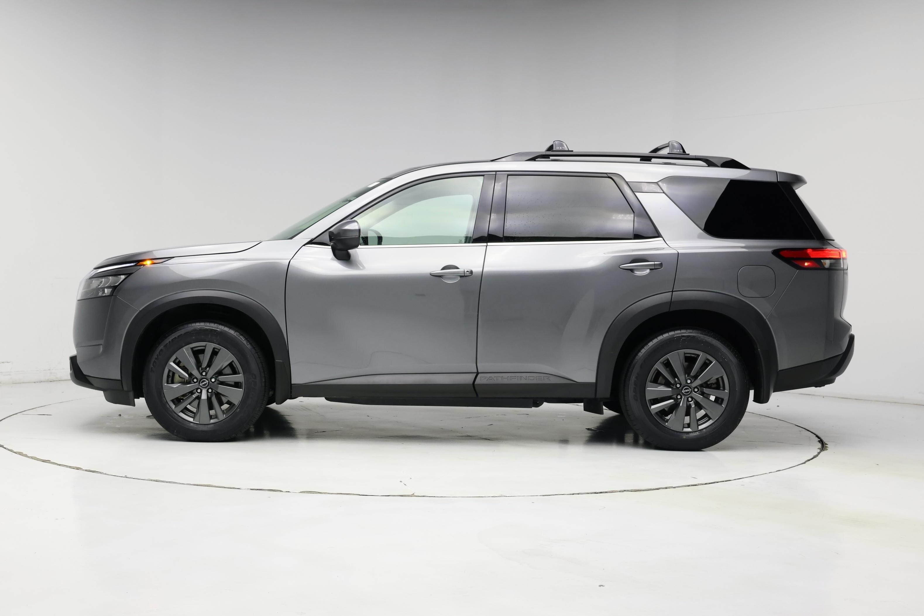 Thumbnail: 2024 Nissan Pathfinder - 3