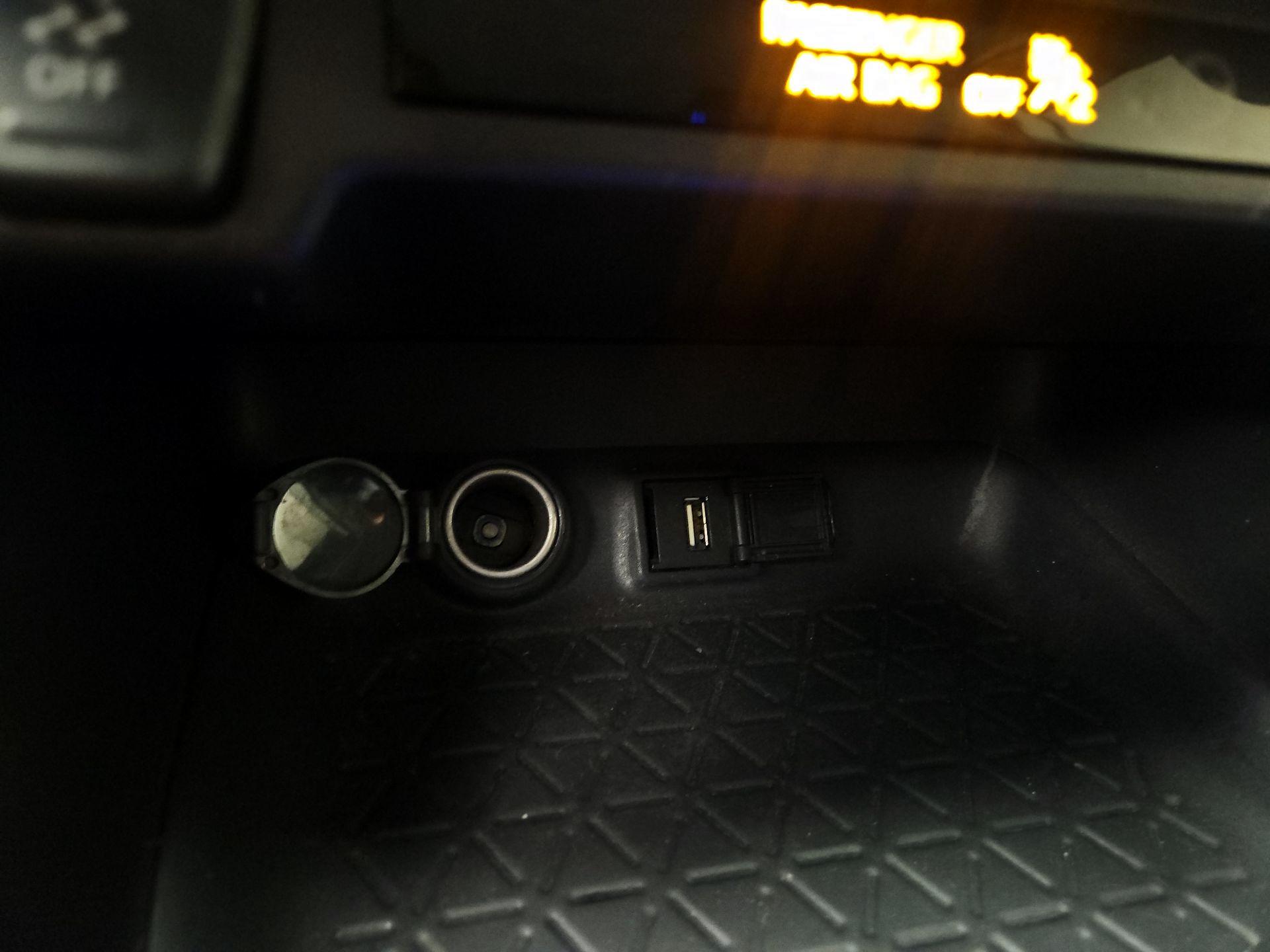 Thumbnail: 2021 Toyota RAV4 - 18