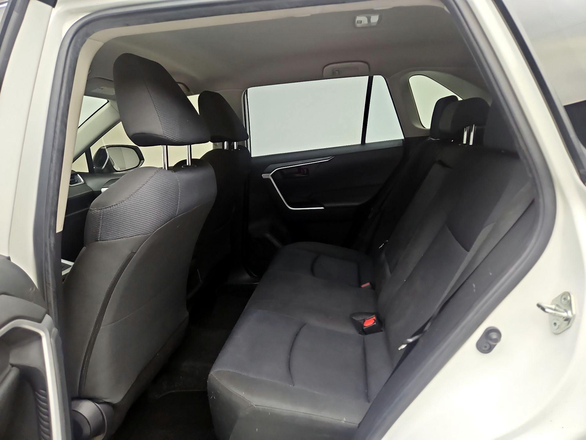 Thumbnail: 2021 Toyota RAV4 - 19