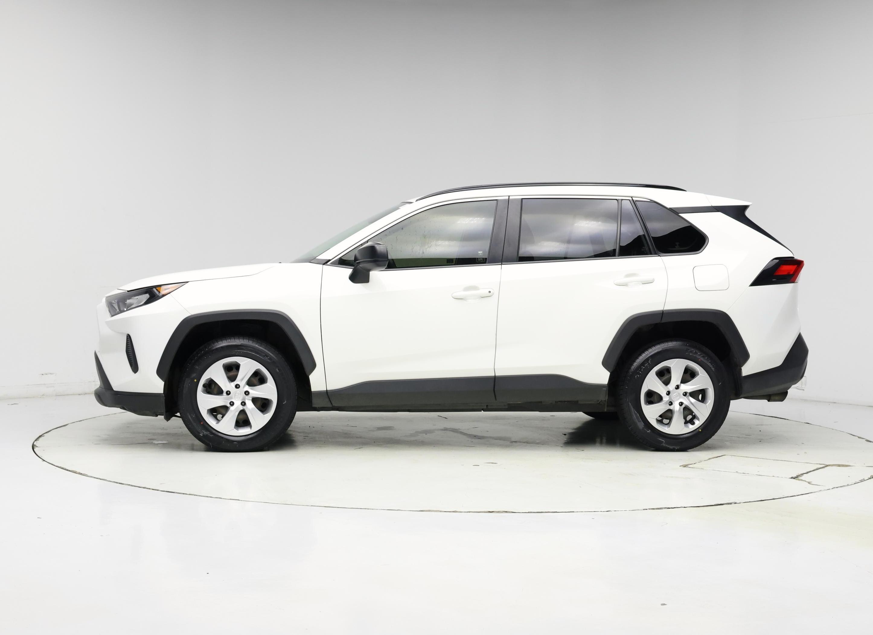 Thumbnail: 2021 Toyota RAV4 - 3