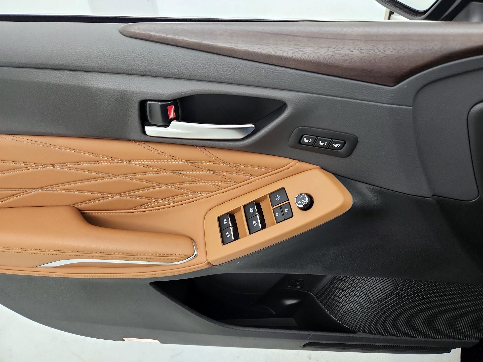 Thumbnail: 2022 Toyota Avalon - 12