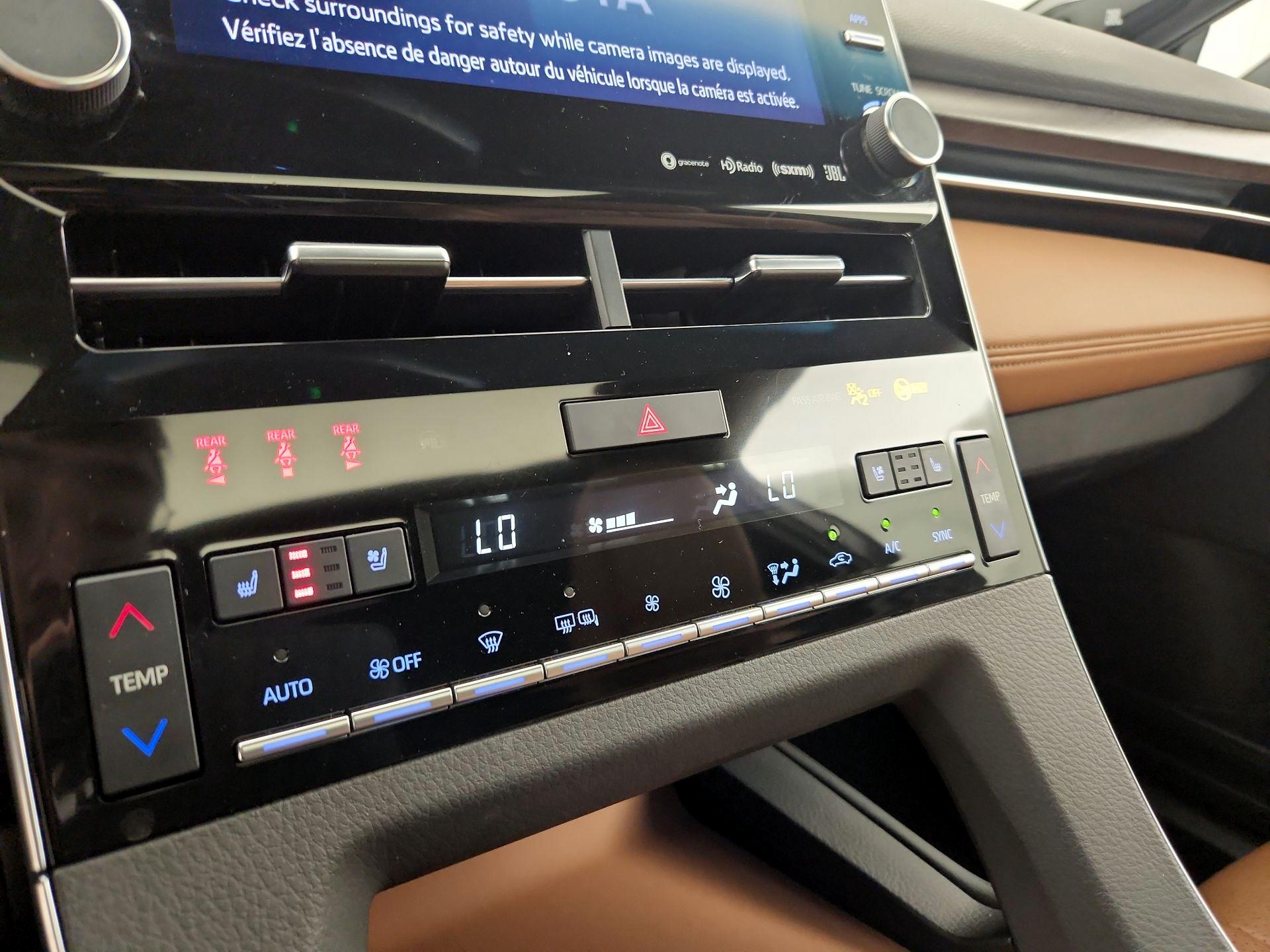 Thumbnail: 2022 Toyota Avalon - 17