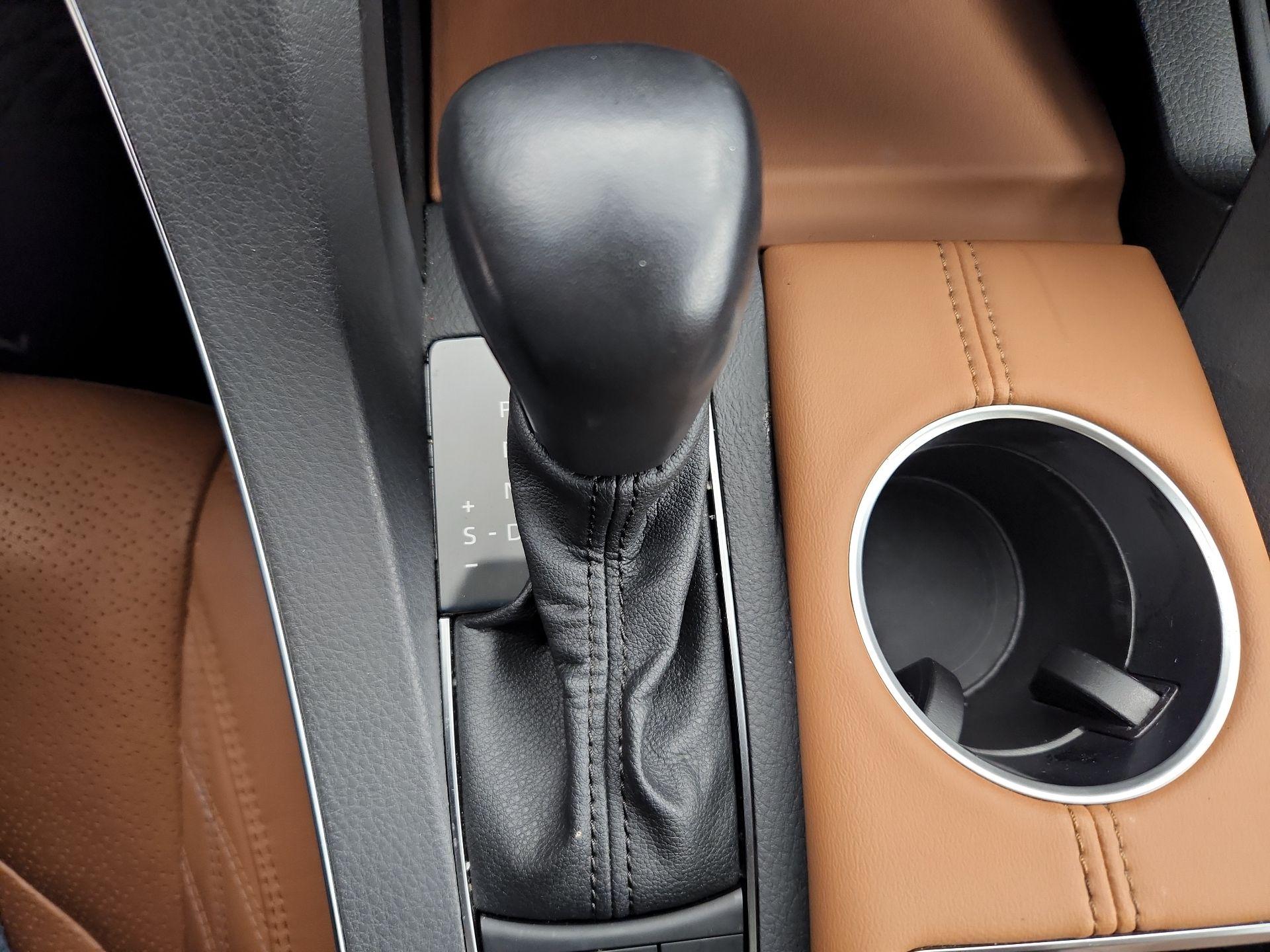 Thumbnail: 2022 Toyota Avalon - 18