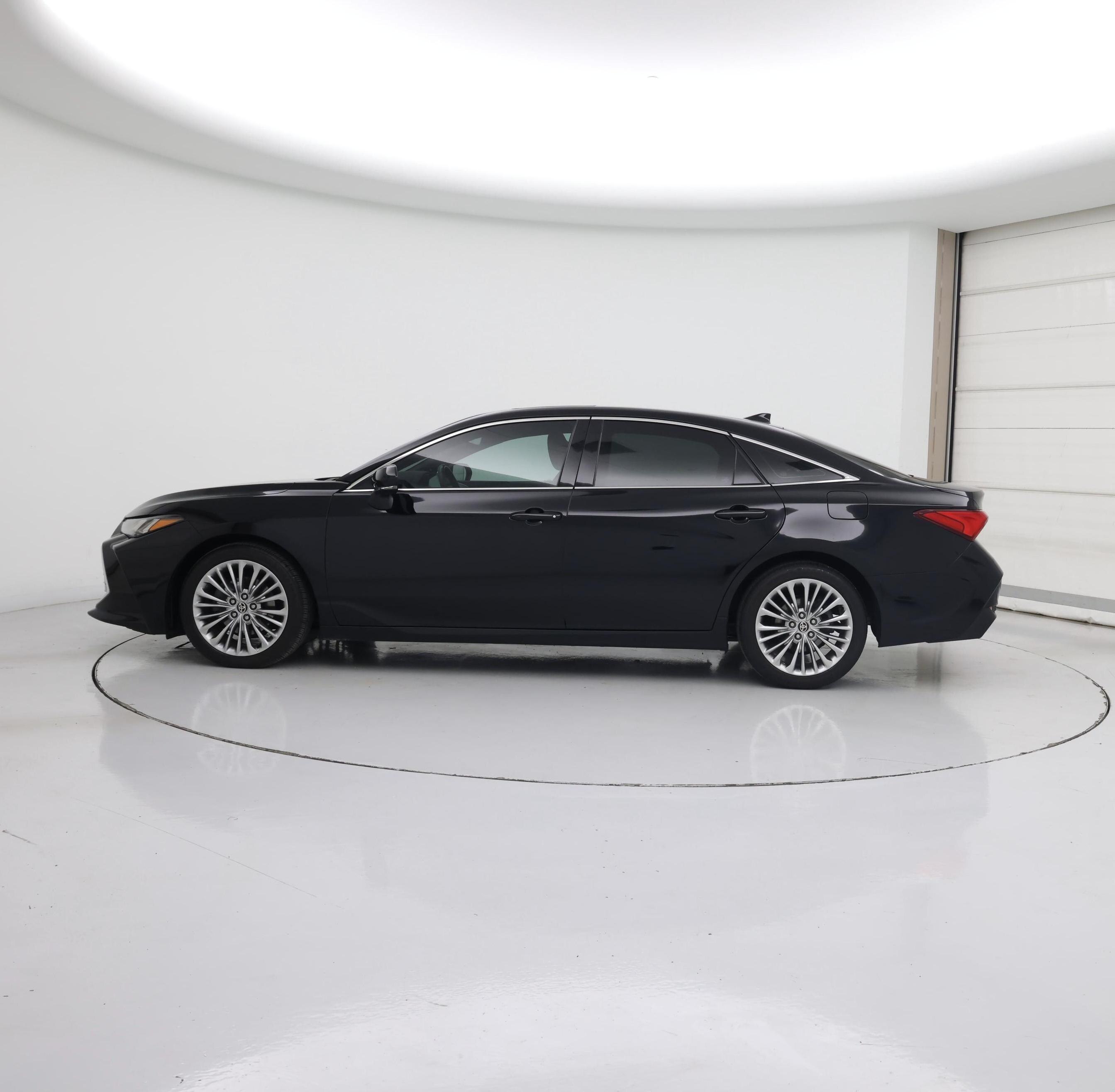 Thumbnail: 2022 Toyota Avalon - 3