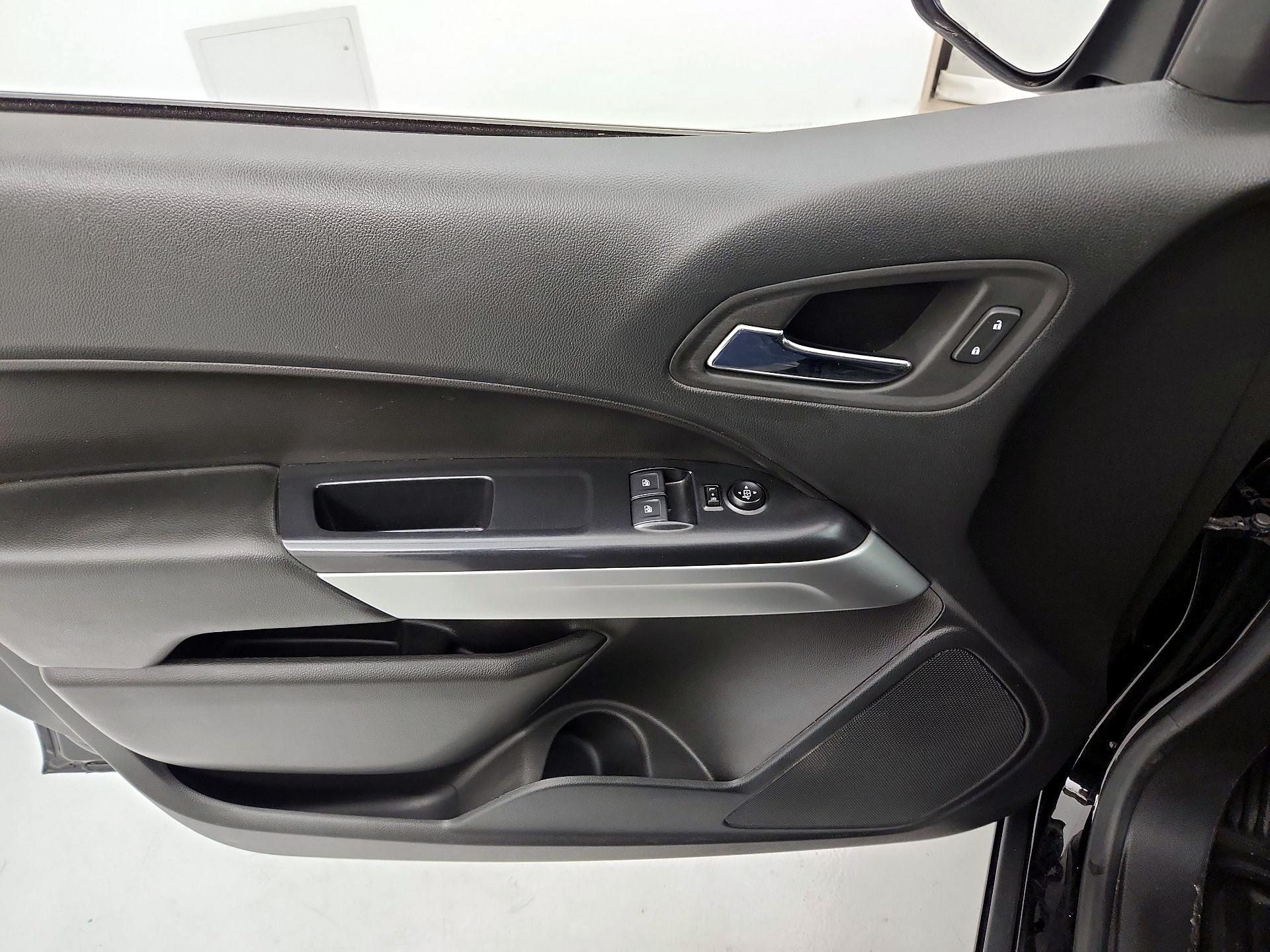 Thumbnail: 2022 Chevrolet Colorado - 12