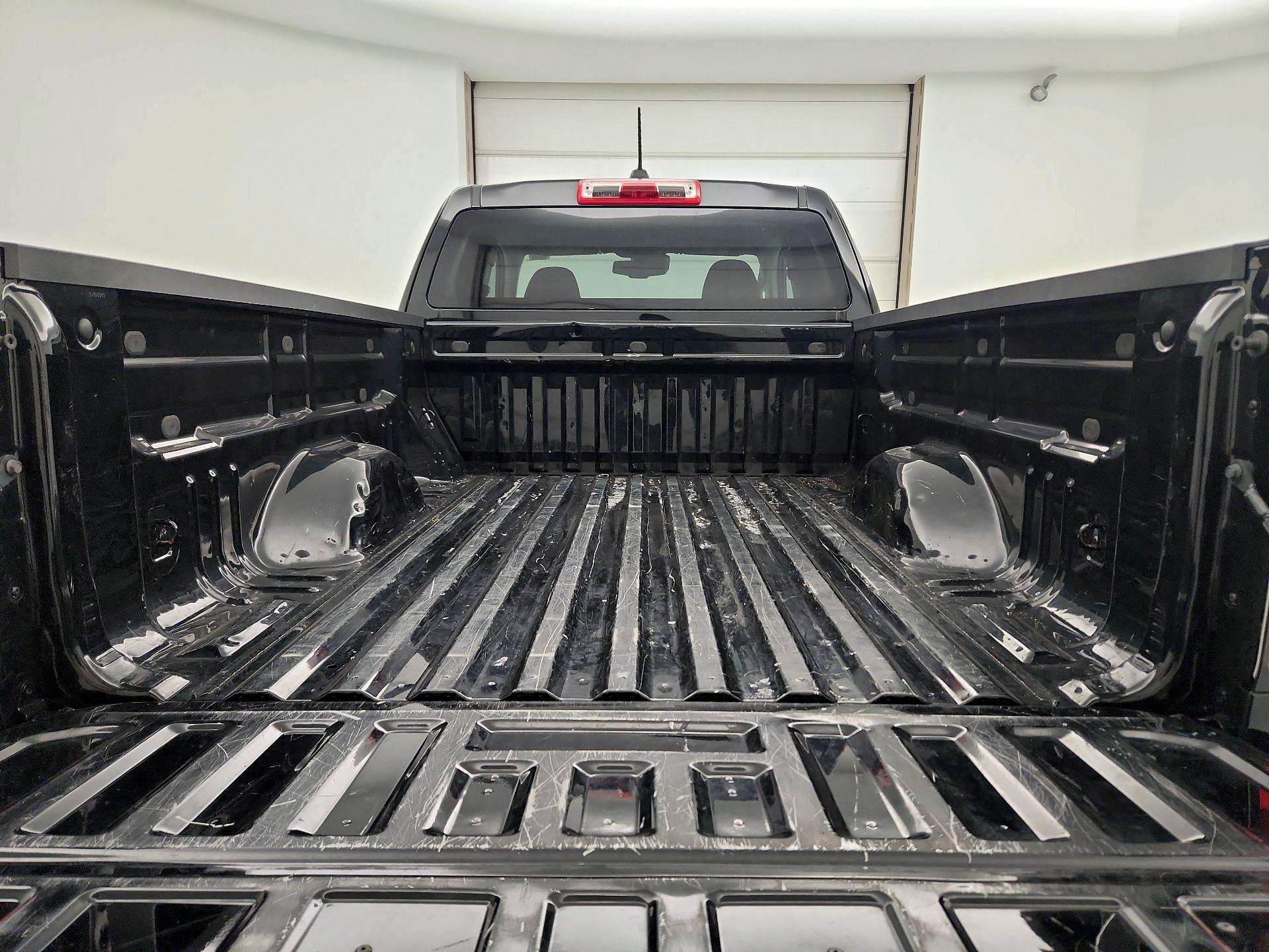 Thumbnail: 2022 Chevrolet Colorado - 19