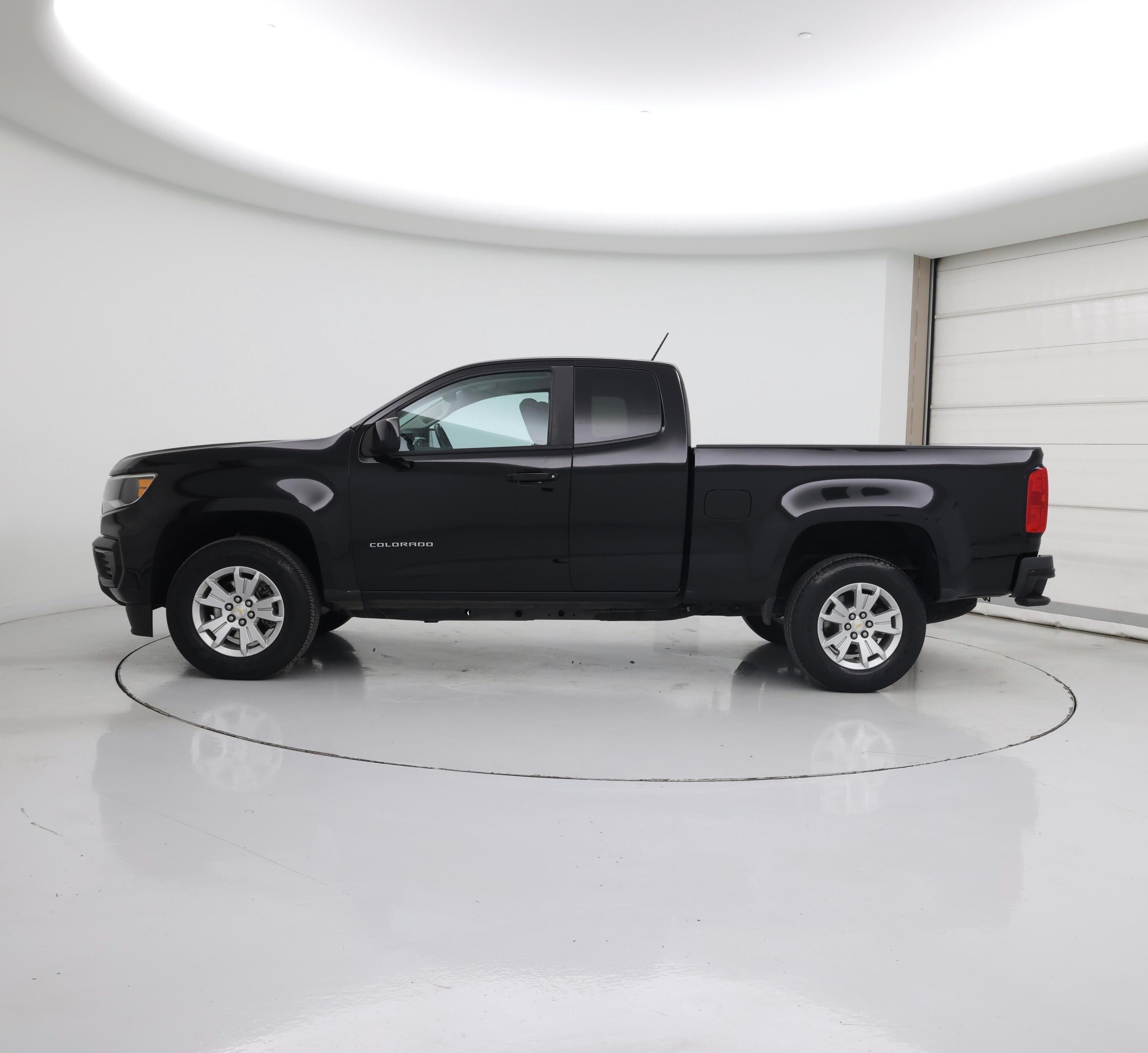 Thumbnail: 2022 Chevrolet Colorado - 3