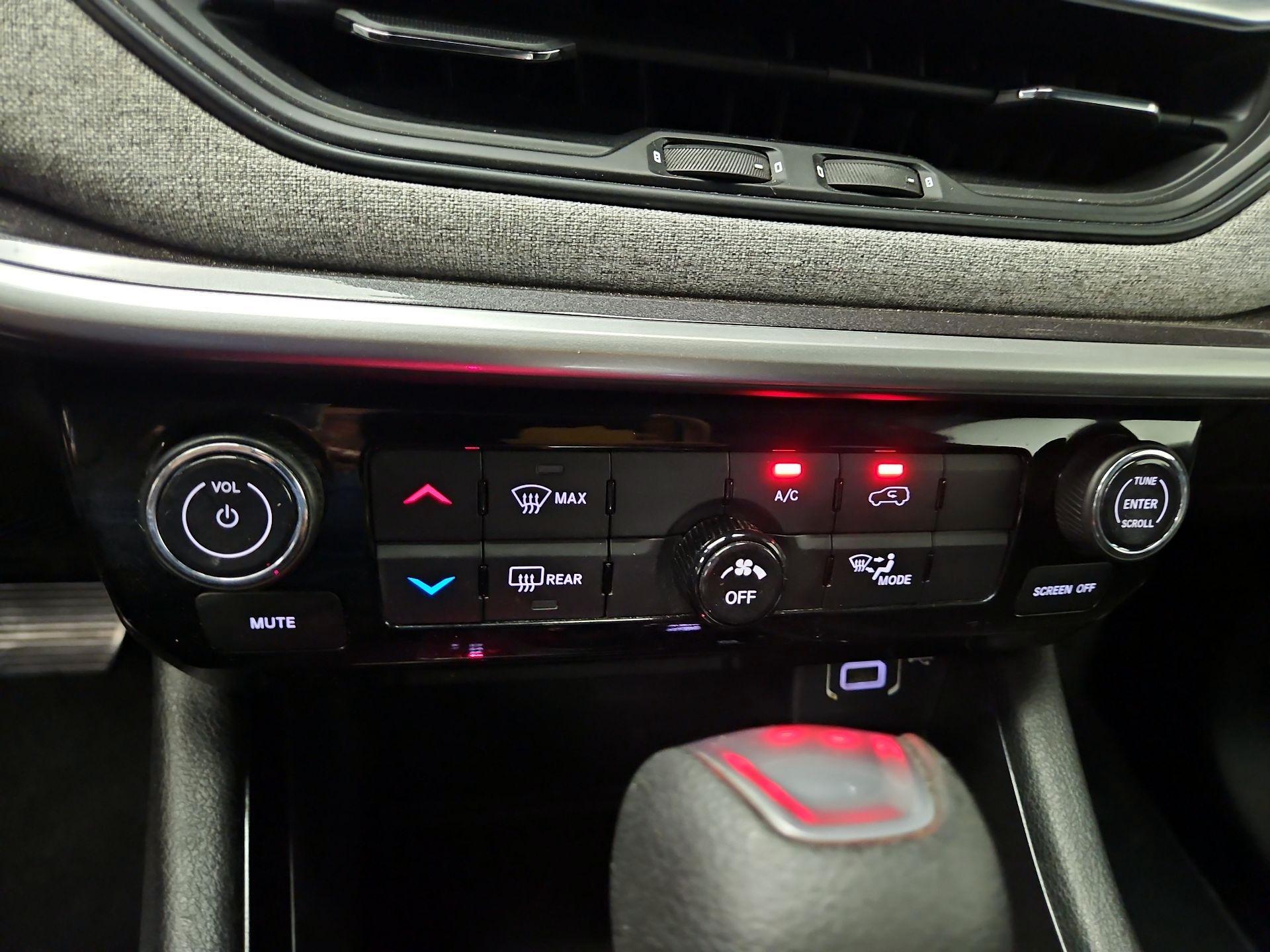 Thumbnail: 2023 Jeep Compass - 16