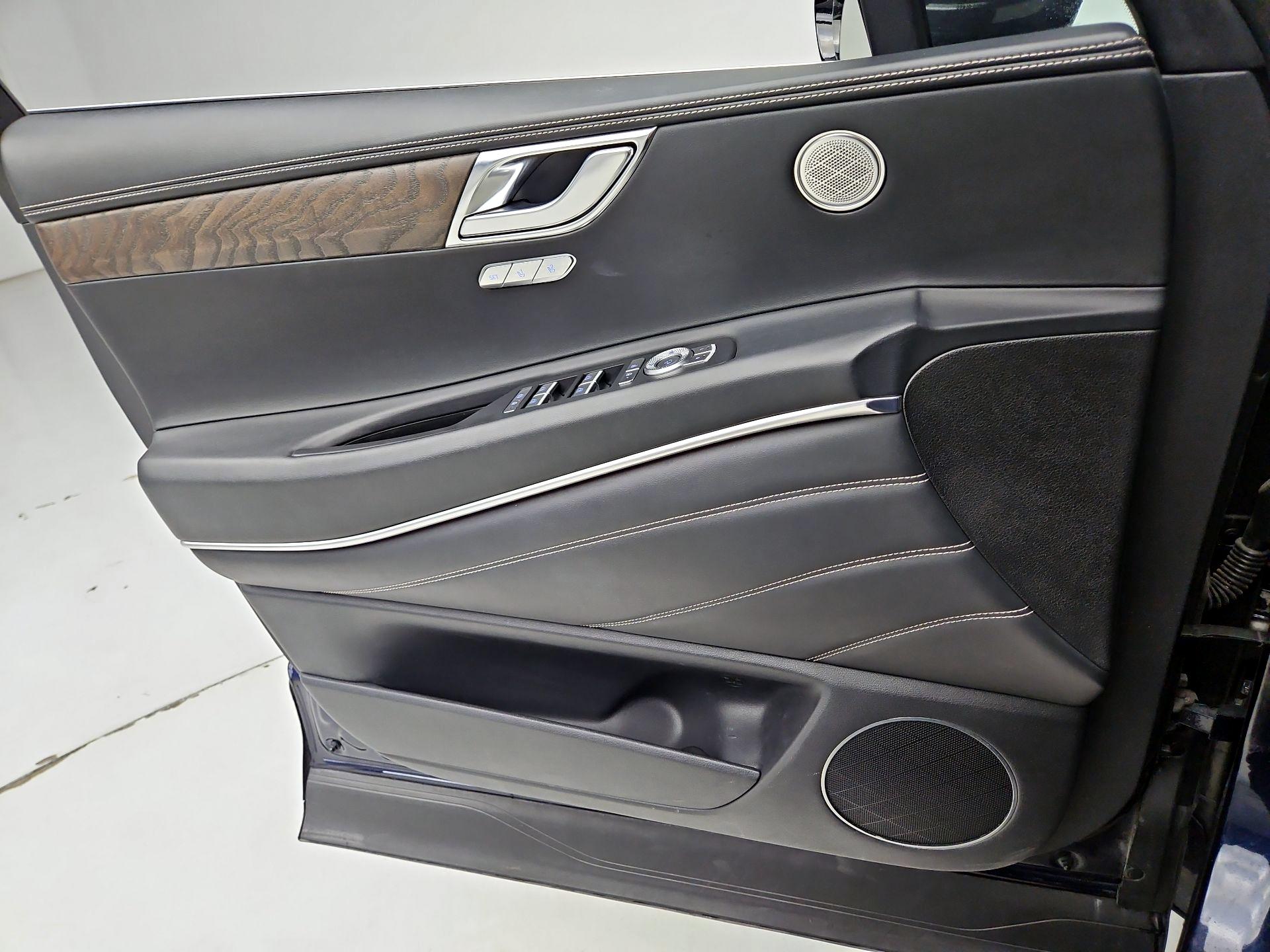 Thumbnail: 2024 Genesis GV80 - 12