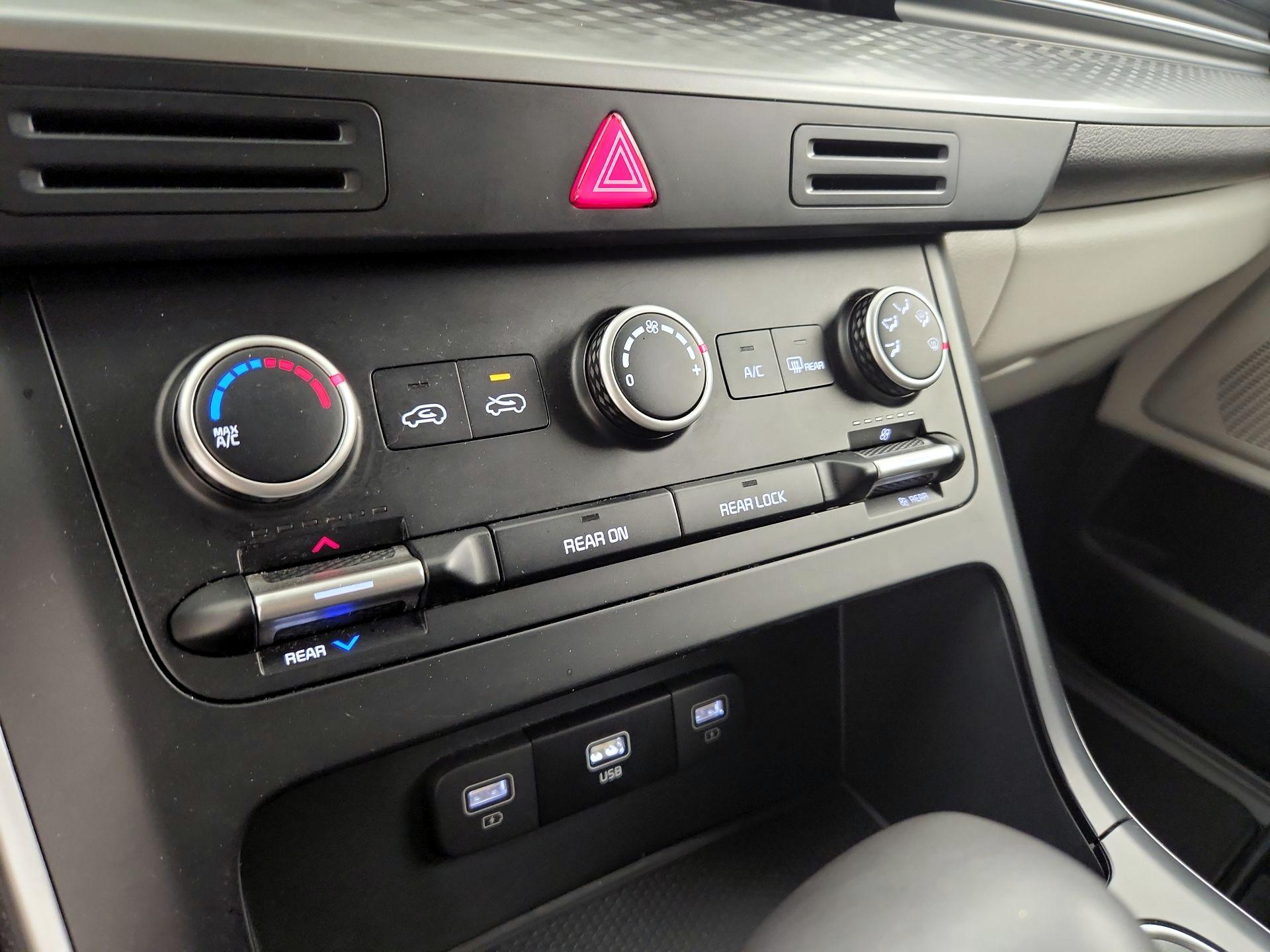 Thumbnail: 2024 Kia Carnival - 16