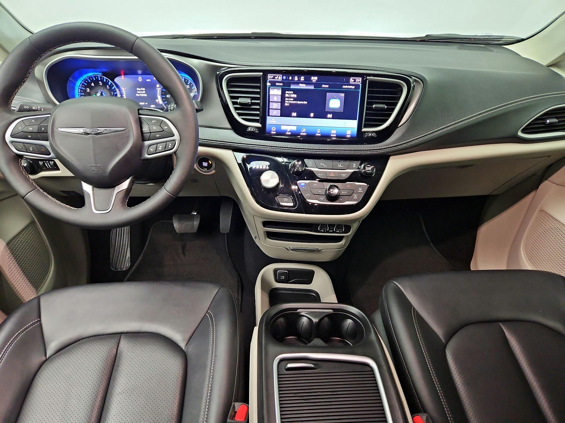 Thumbnail: 2024 Chrysler Pacifica - 9