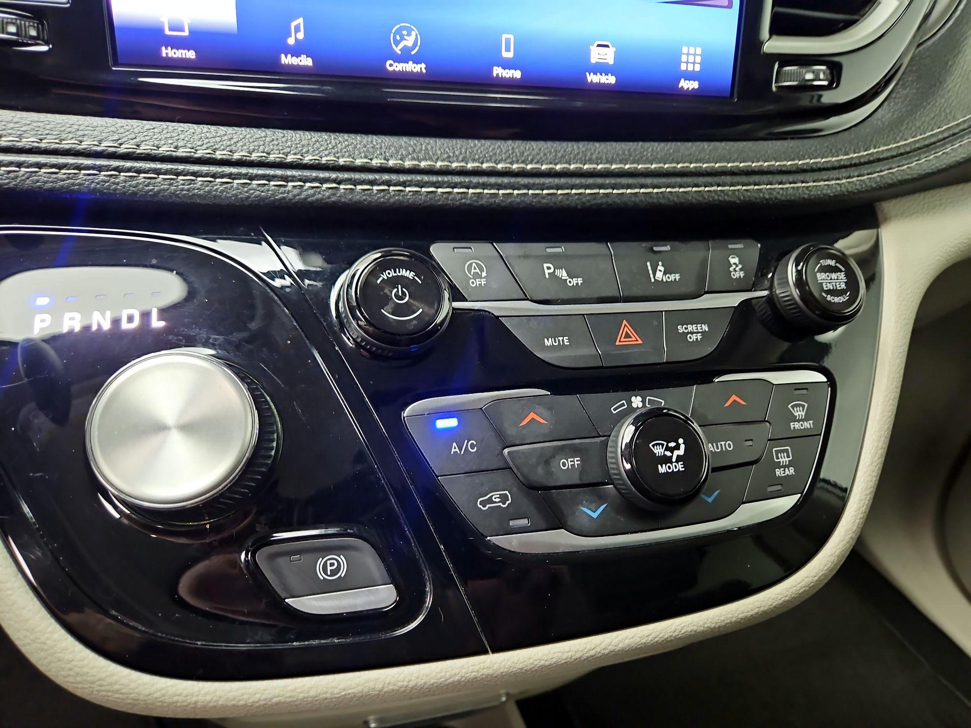 Thumbnail: 2024 Chrysler Pacifica - 16