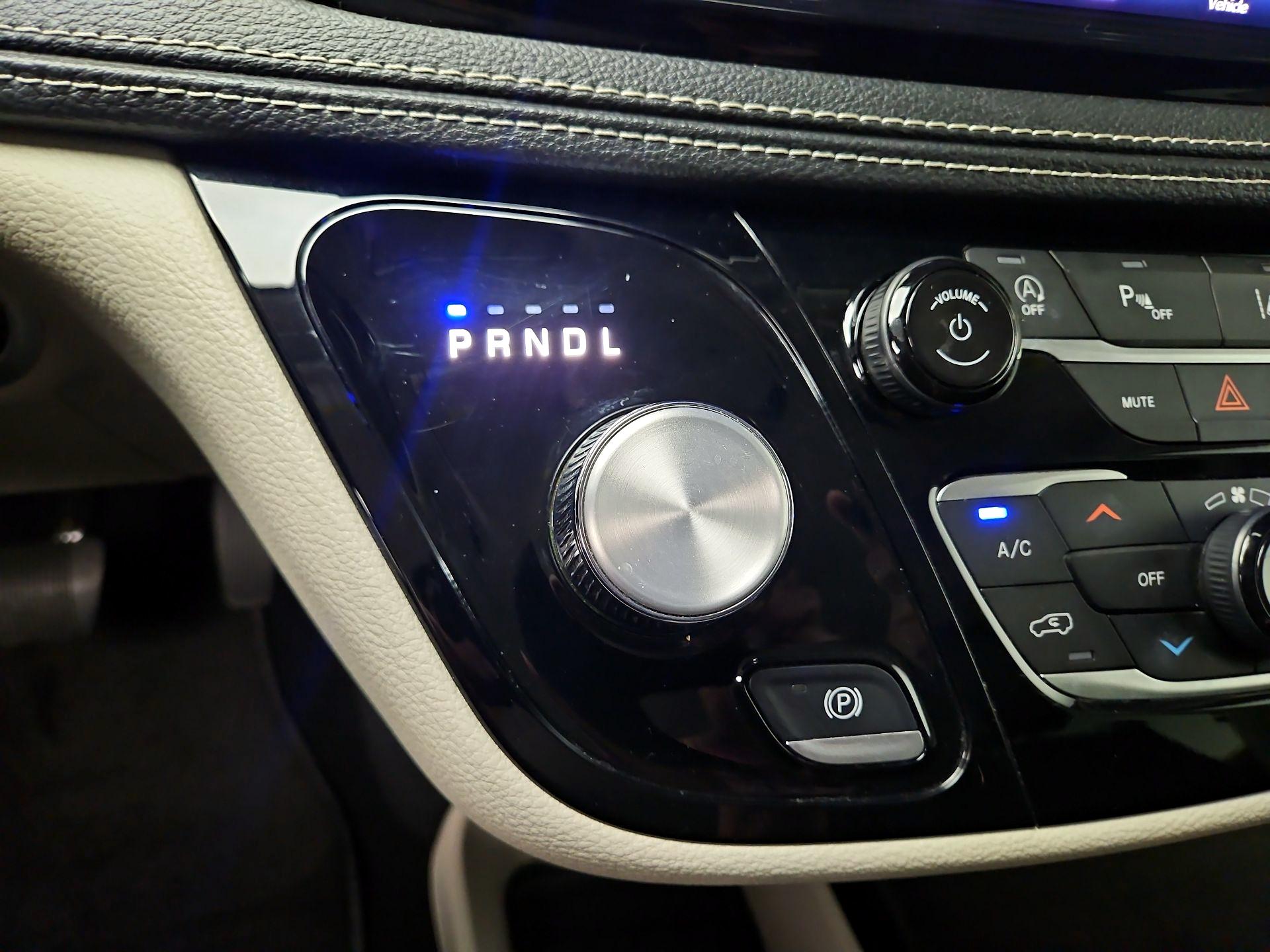 Thumbnail: 2024 Chrysler Pacifica - 17