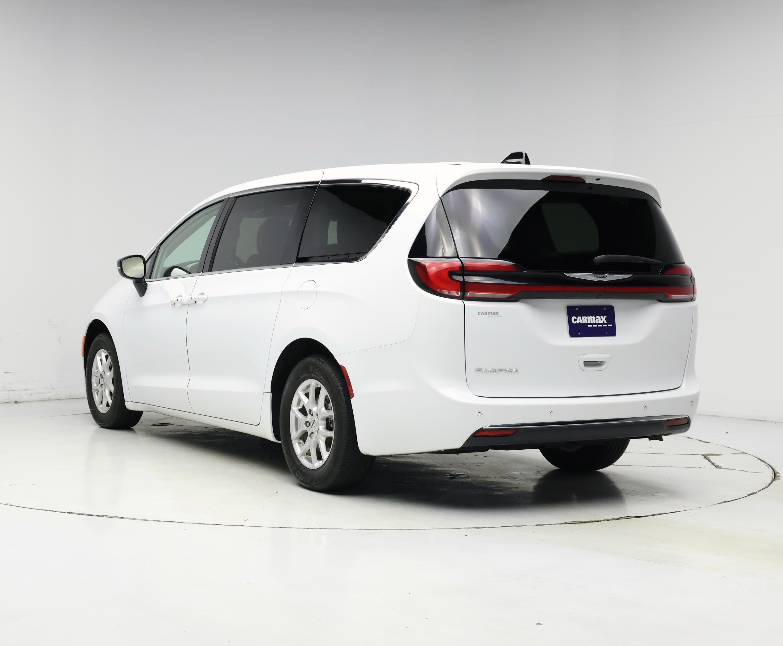 Thumbnail: 2024 Chrysler Pacifica - 2