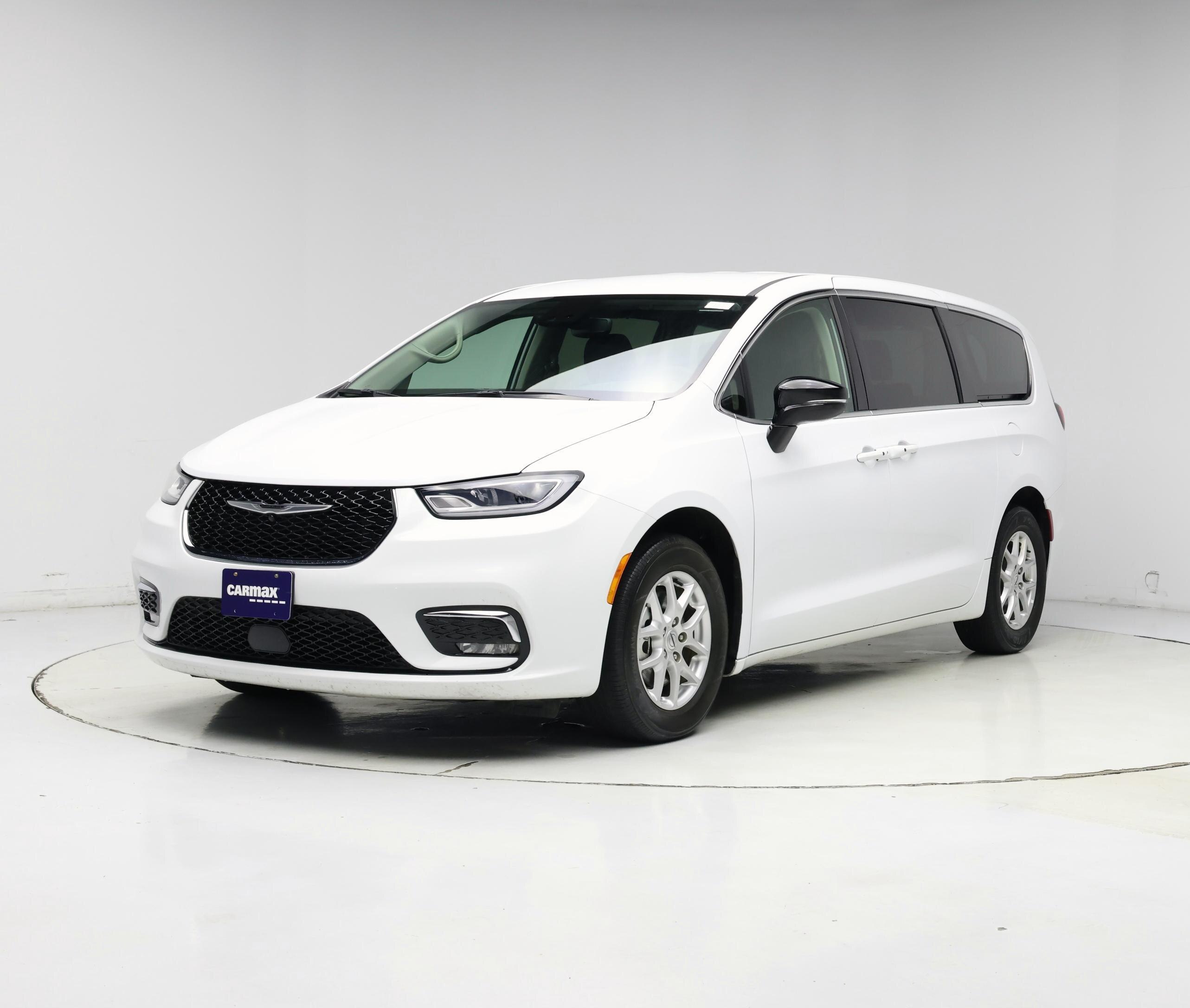 Thumbnail: 2024 Chrysler Pacifica - 4